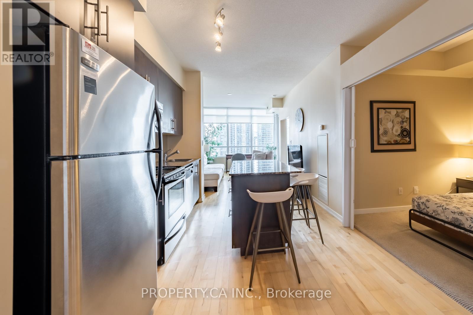 2205 - 55 Bremner Boulevard, Toronto, Ontario  M5J 0A6 - Photo 2 - C12180092