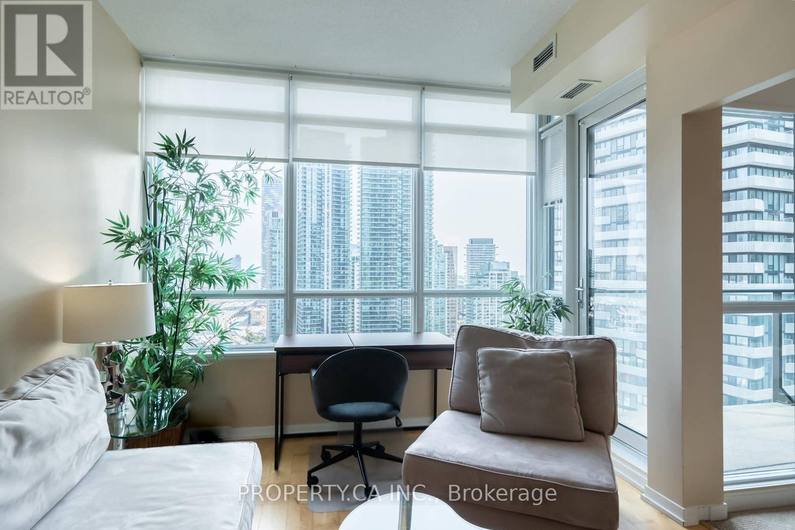 2205 - 55 Bremner Boulevard, Toronto, Ontario  M5J 0A6 - Photo 5 - C12180092