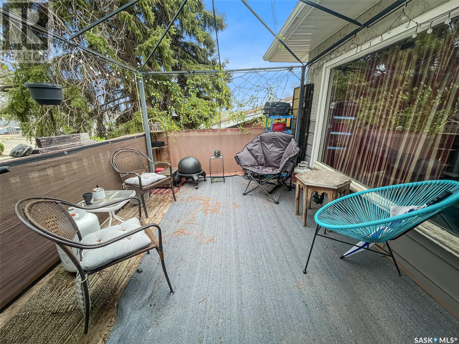 Property at 314 10th AVENUE NW image 4