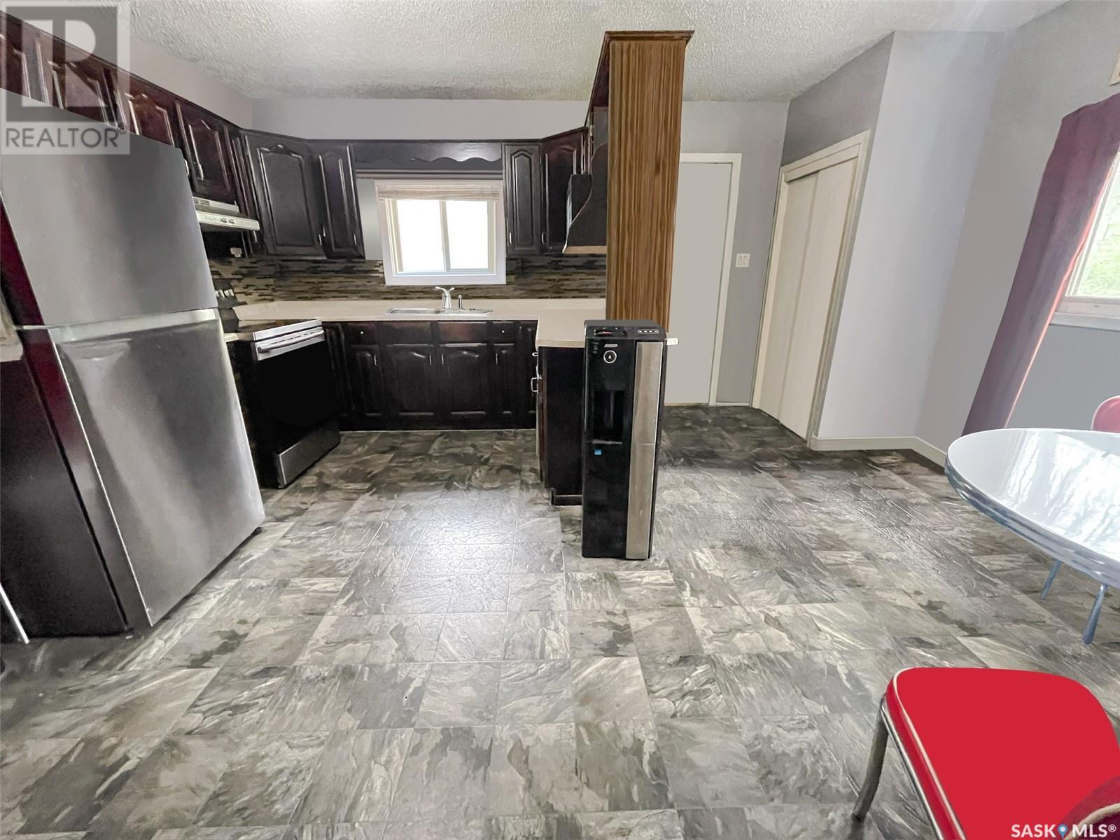 314 10th Avenue Nw, Swift Current, Saskatchewan  S9H 1B6 - Photo 4 - SK007507