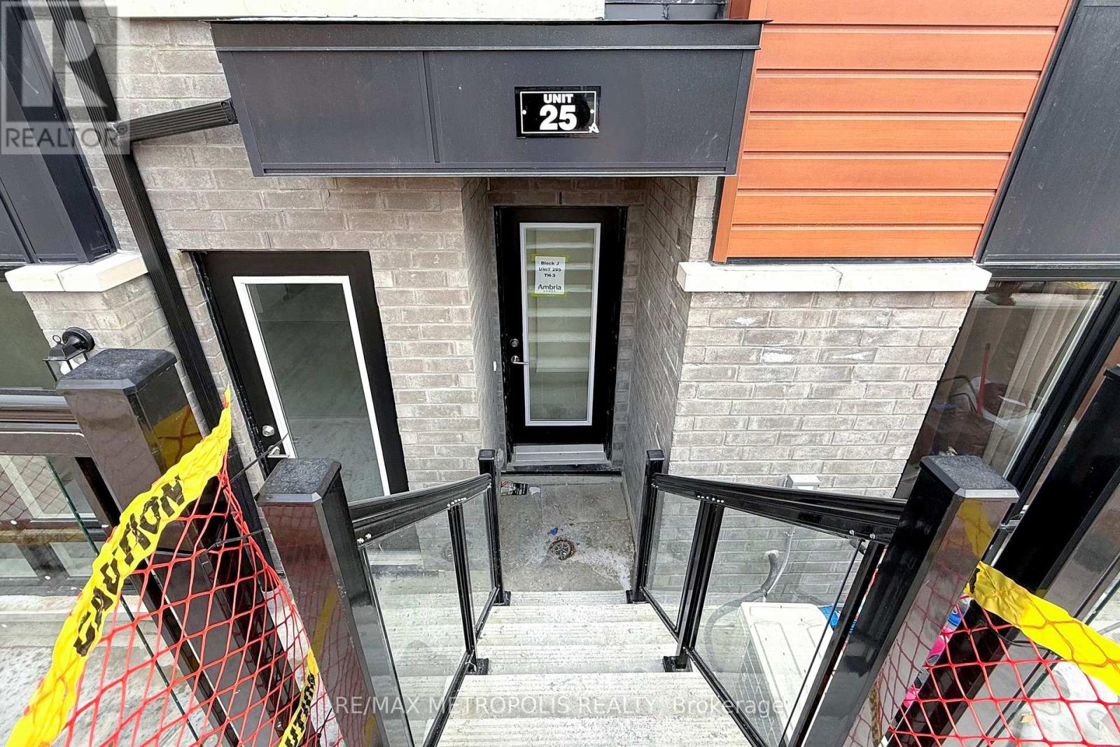 25 - 35 Priya Lane, Toronto (Malvern), Ontario  M1B 0E8 - Photo 4 - E12180039