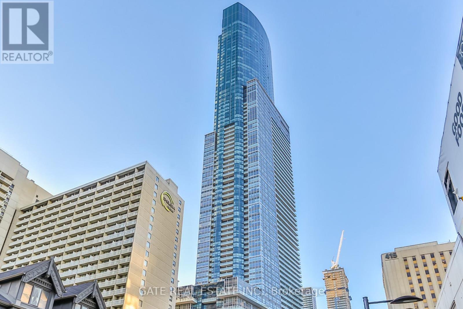 <div class="slider-price">$1,295,000</div><p>6302 - 388 Yonge Street, Toronto, Ontario</p>