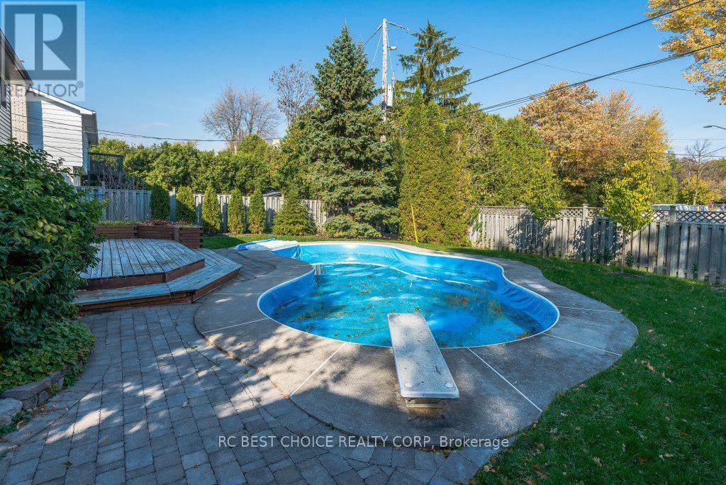 11 Emily Carr Street, Markham (Unionville), Ontario  L3R 2K3 - Photo 22 - N12180046