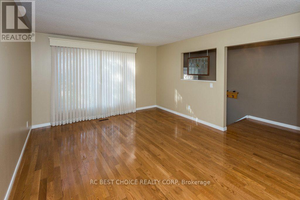 Property at 11 EMILY CARR STREET image 5