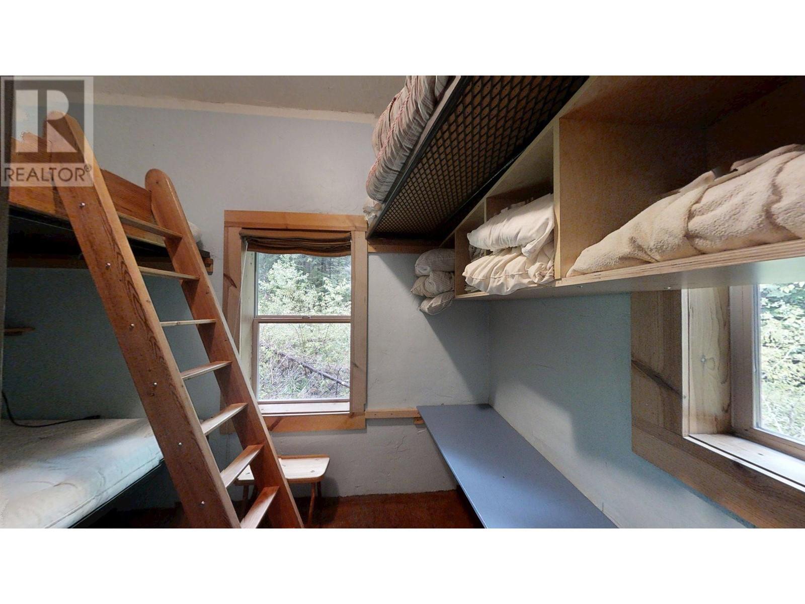 6610 6 Highway, Ymir, BC V0G2K0