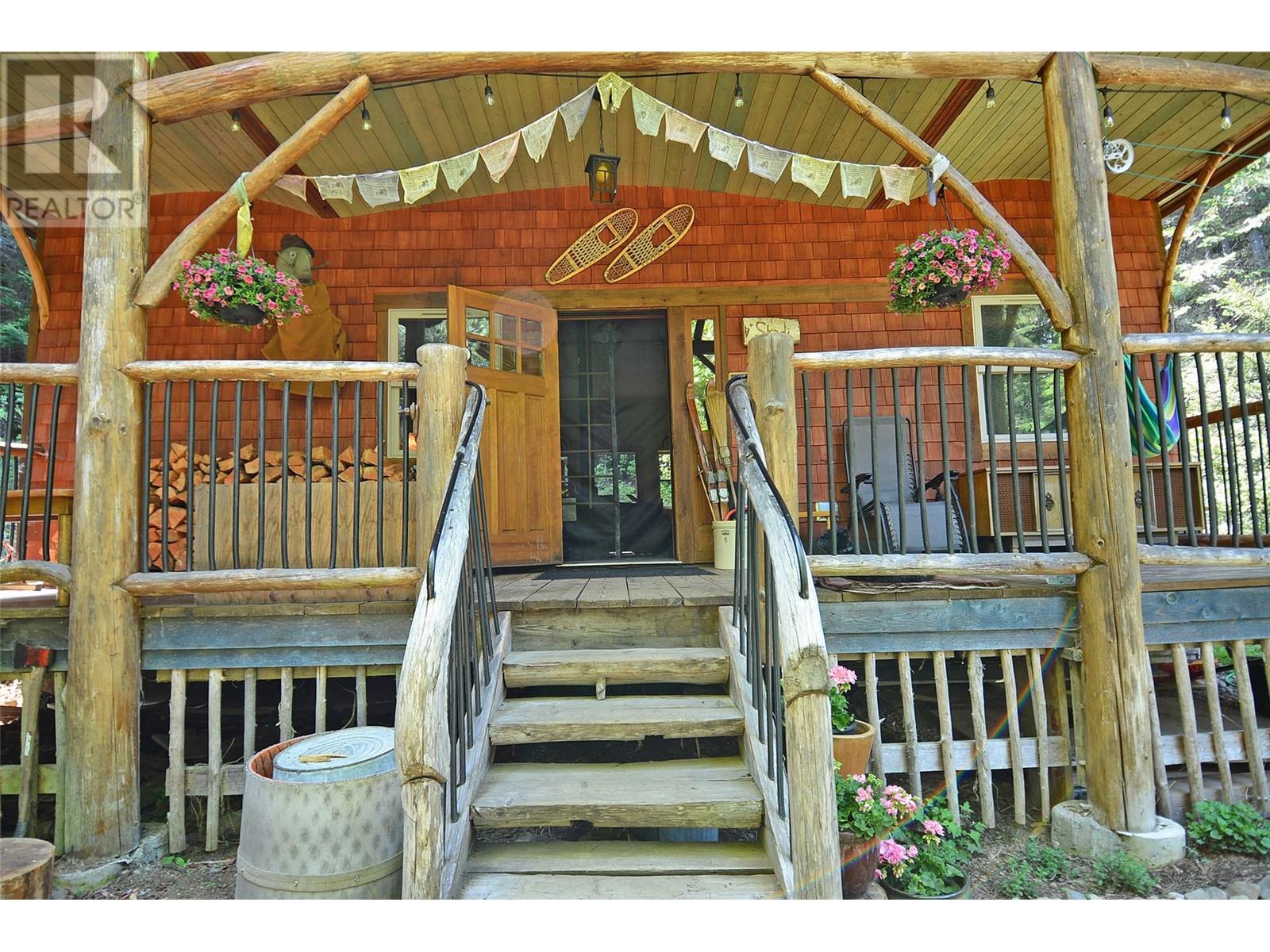6610 6 Highway, Ymir, BC V0G2K0