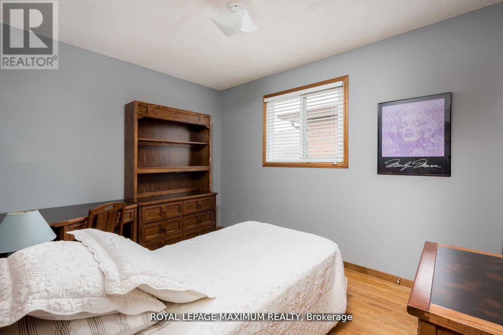 44 Flagstick Court, Toronto, Ontario  M3J 3B8 - Photo 19 - W12180083