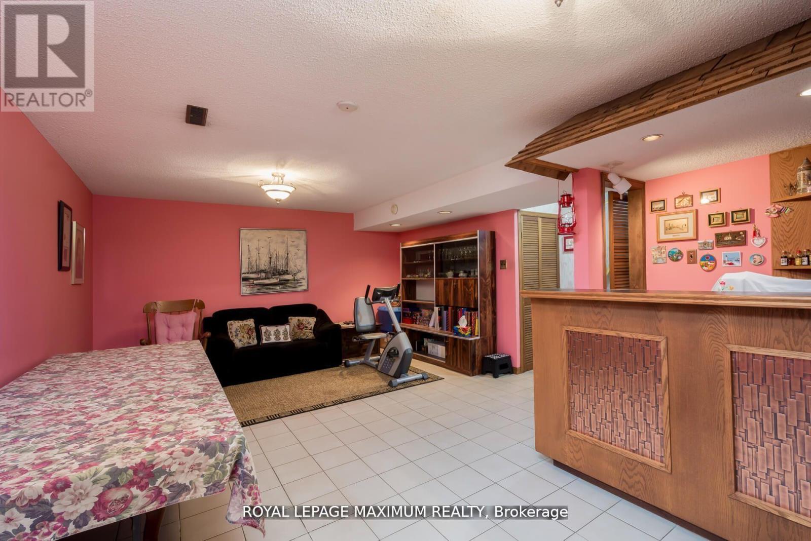 44 Flagstick Court, Toronto, Ontario  M3J 3B8 - Photo 35 - W12180083