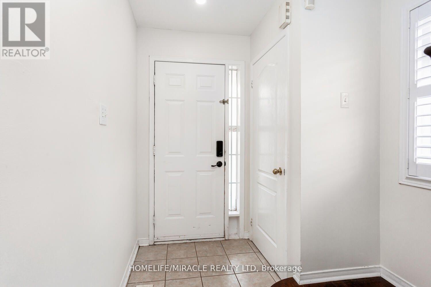 44 Needlewood Lane, Brampton, Ontario  L6R 2N3 - Photo 3 - W12180090