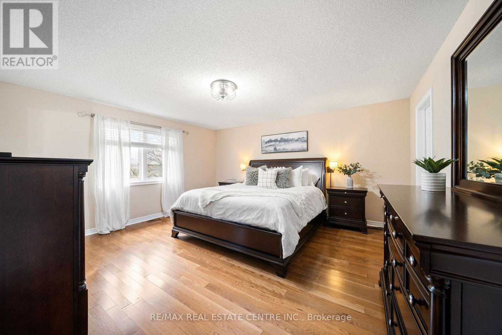 5449 Valleyhigh Drive, Burlington (Orchard), Ontario  L7L 6Z6 - Photo 30 - W12180096