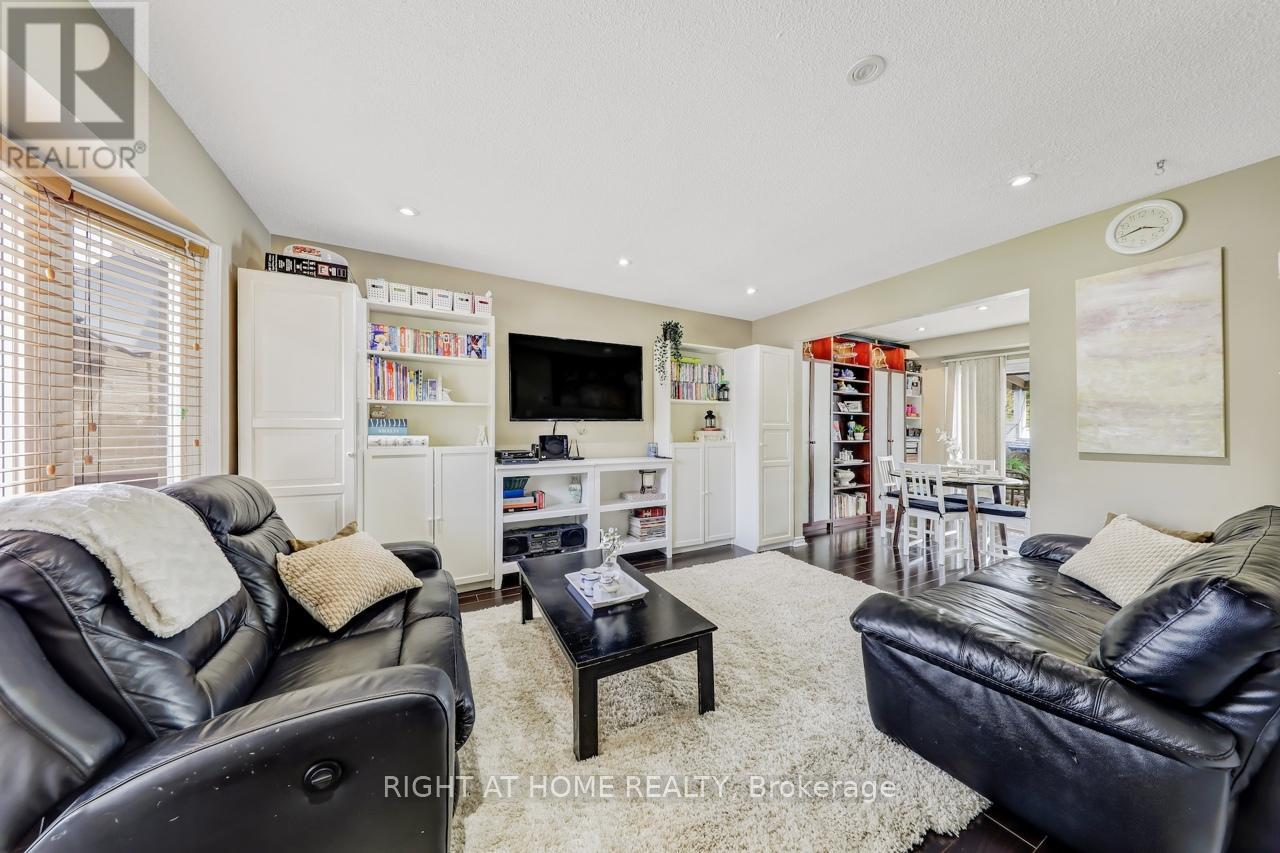 30 Mayberry Court, Brampton, Ontario  L6S 5B2 - Photo 8 - W12180102