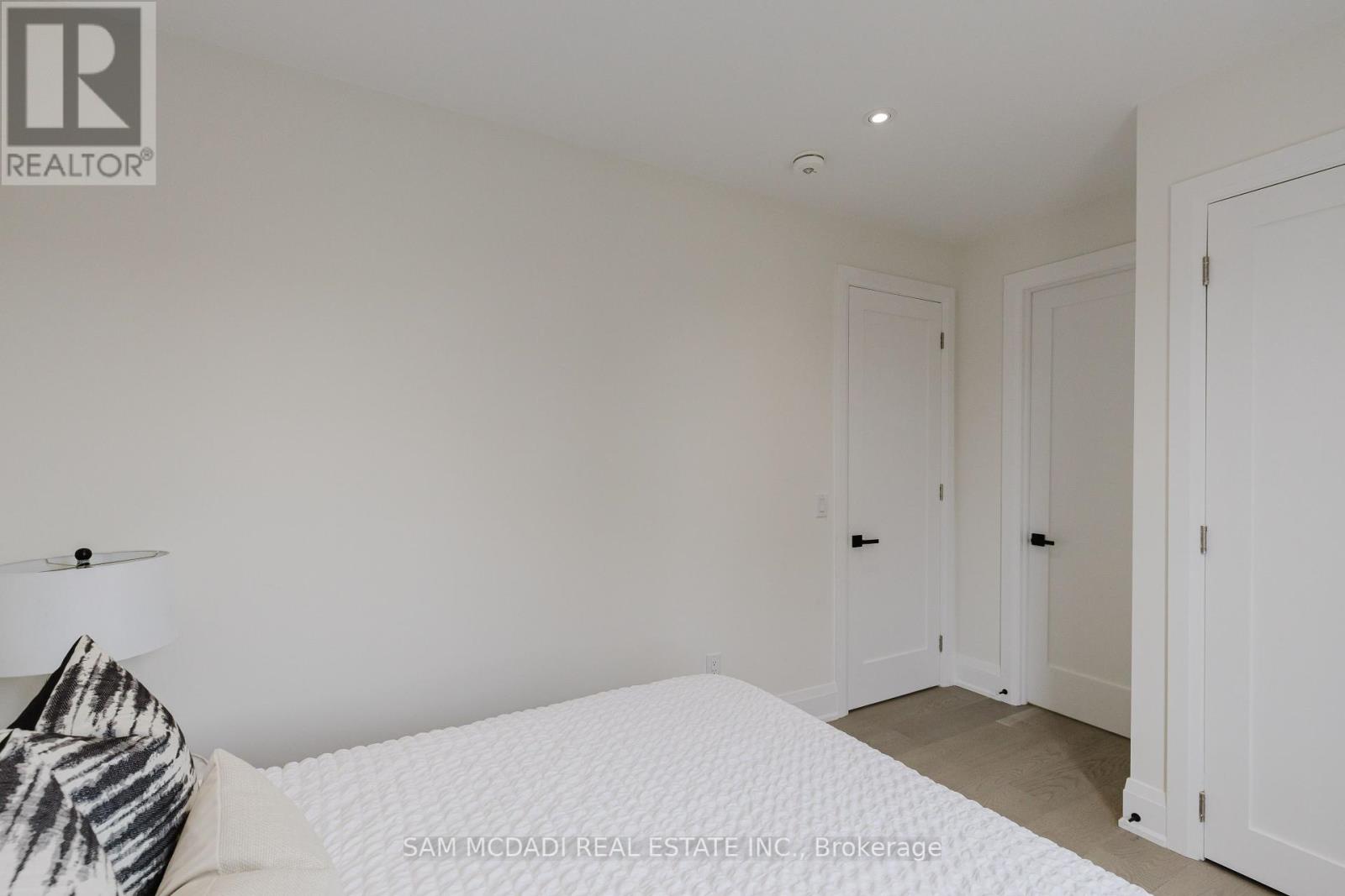 23b Maple Avenue N, Mississauga, Ontario  L5H 2S1 - Photo 24 - W12180113