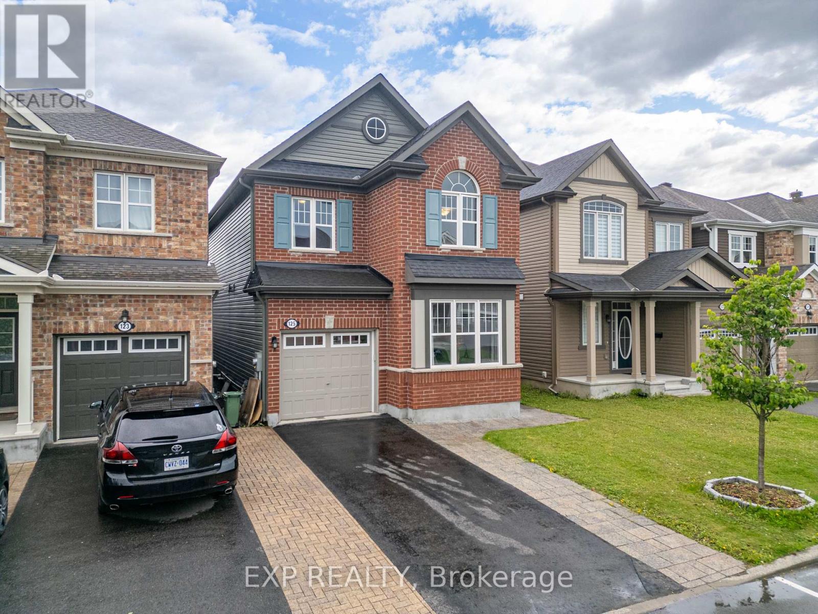 125 Sweetvalley Drive, Ottawa, Ontario  K4A 1A4 - Photo 2 - X12180144