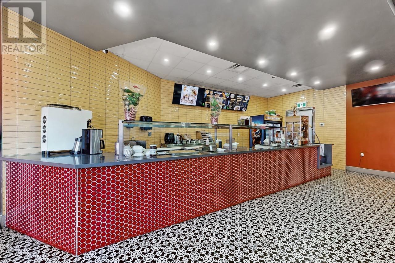 5 - 96 Main Street E, Hamilton (Corktown), Ontario  L8N 1G3 - Photo 8 - X12180049