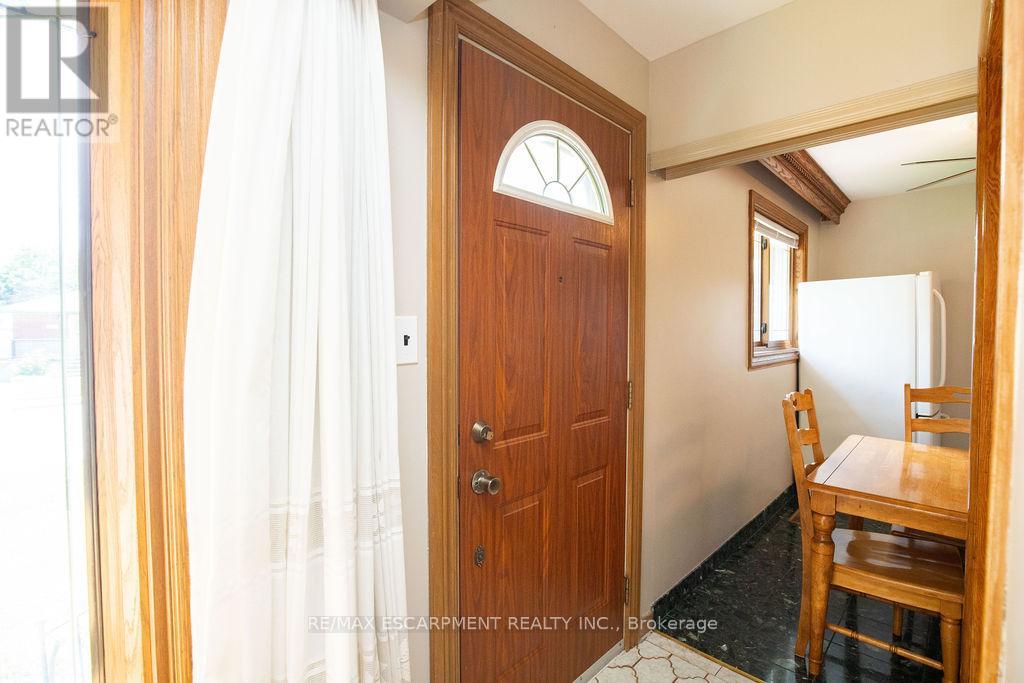 607 7th Avenue, Hamilton, Ontario  L8V 1Y6 - Photo 4 - X12180086