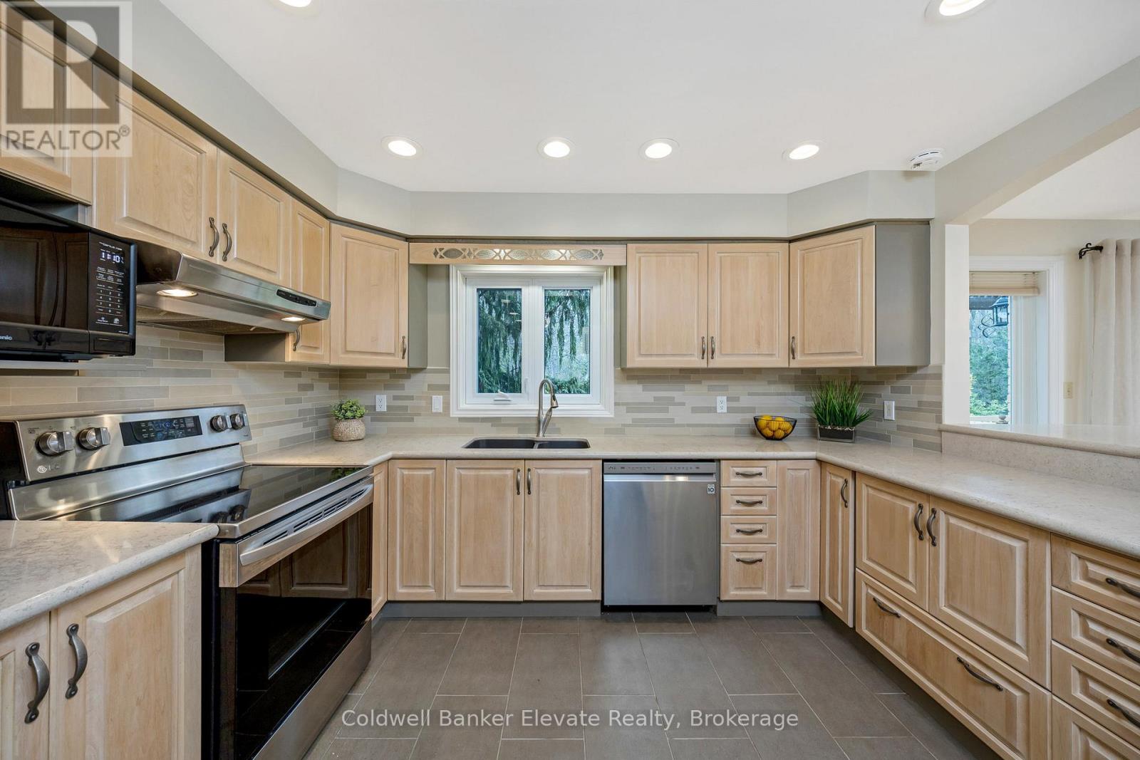 39 Harold Street, Halton Hills, Ontario  L7G 4X8 - Photo 18 - W12168759