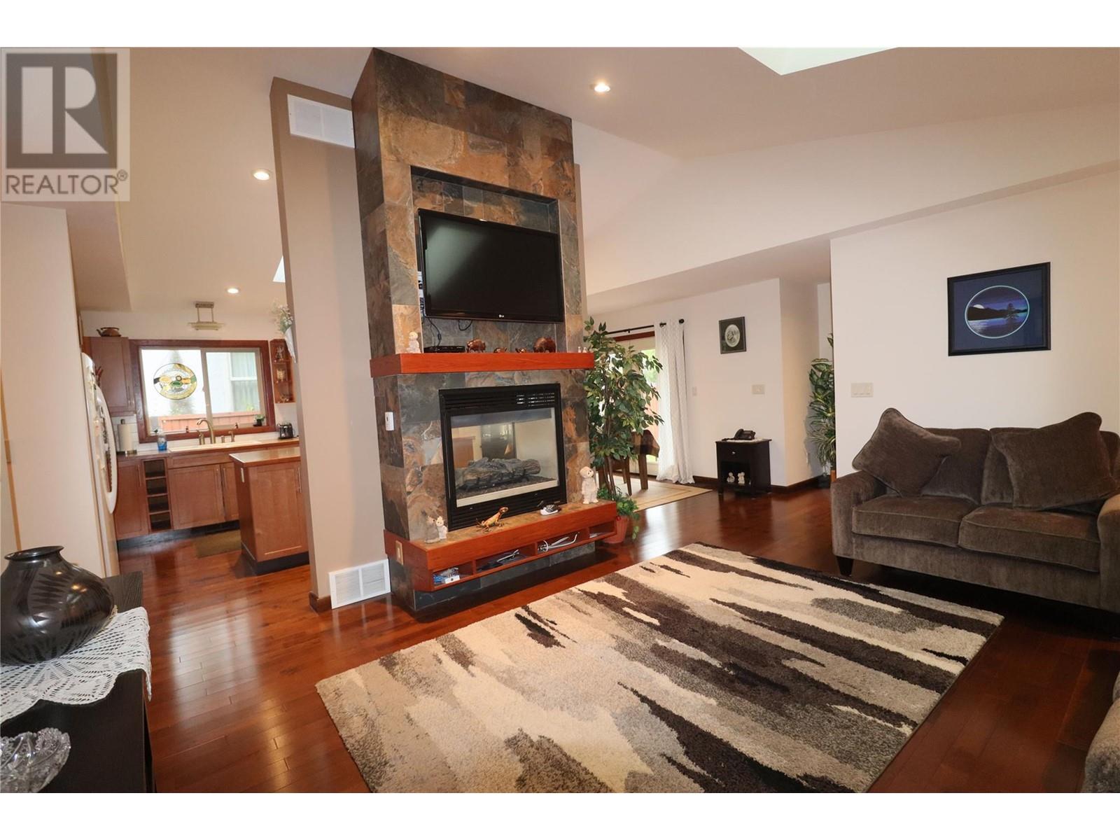 7460 12th Street, Grand Forks, BC V0H1H0