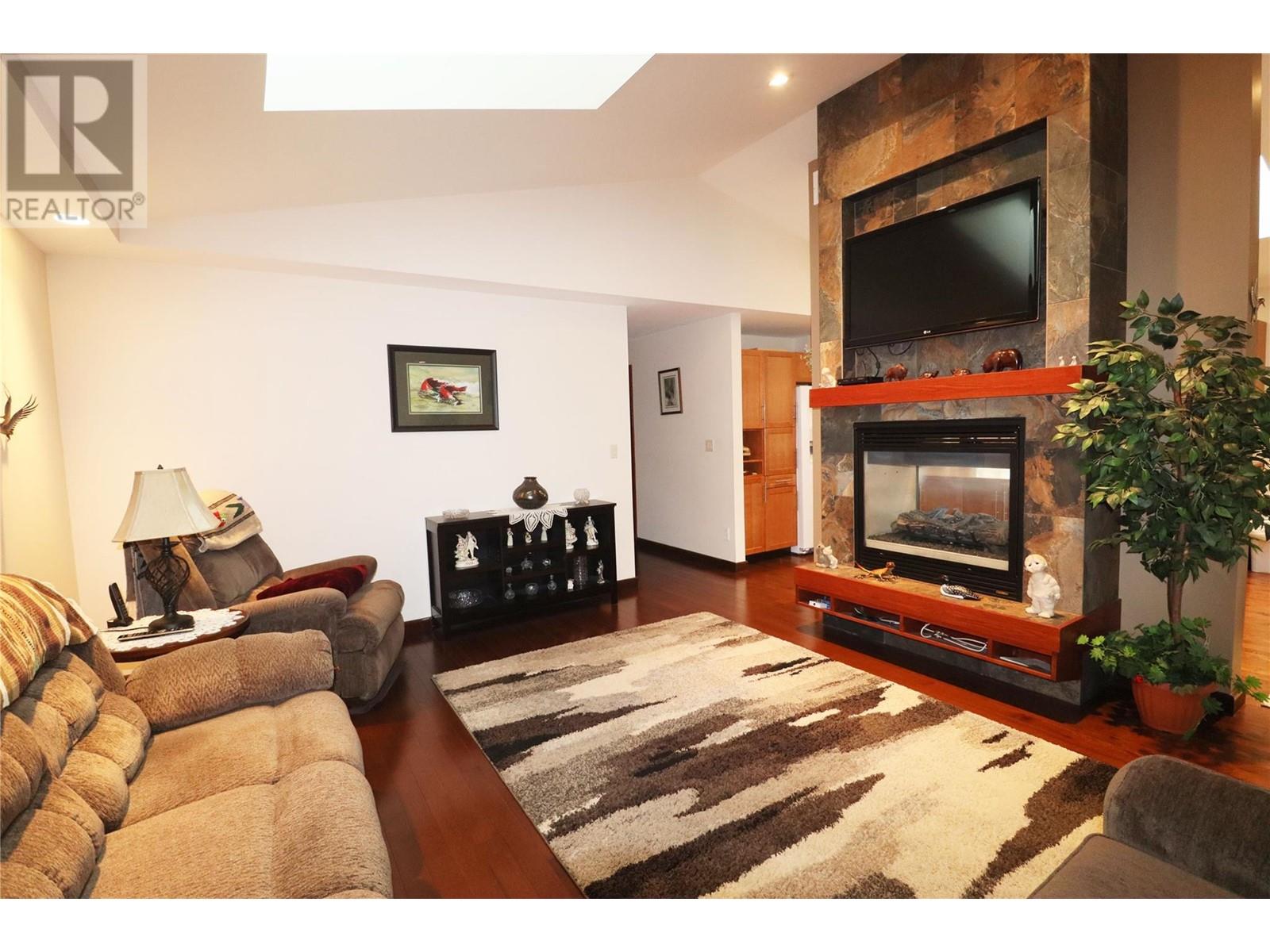 7460 12th Street, Grand Forks, BC V0H1H0