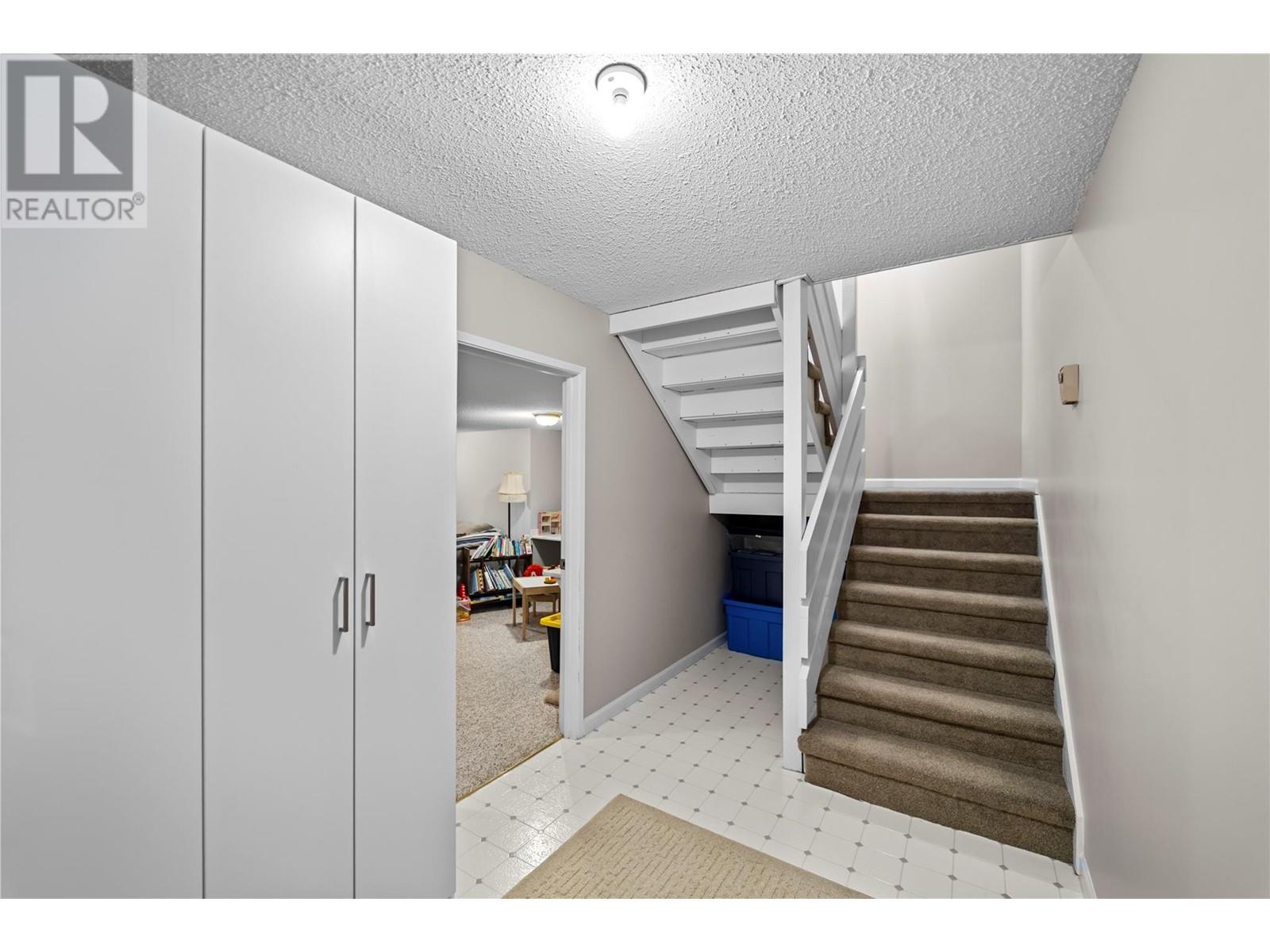 1555 SUMMIT Drive Unit# 18, Kamloops, BC V2E1E9
