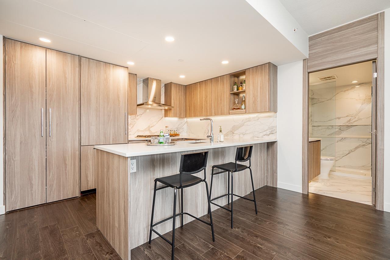 903 9887 Whalley Boulevard, Surrey, British Columbia  V3T 0P4 - Photo 3 - R3008593