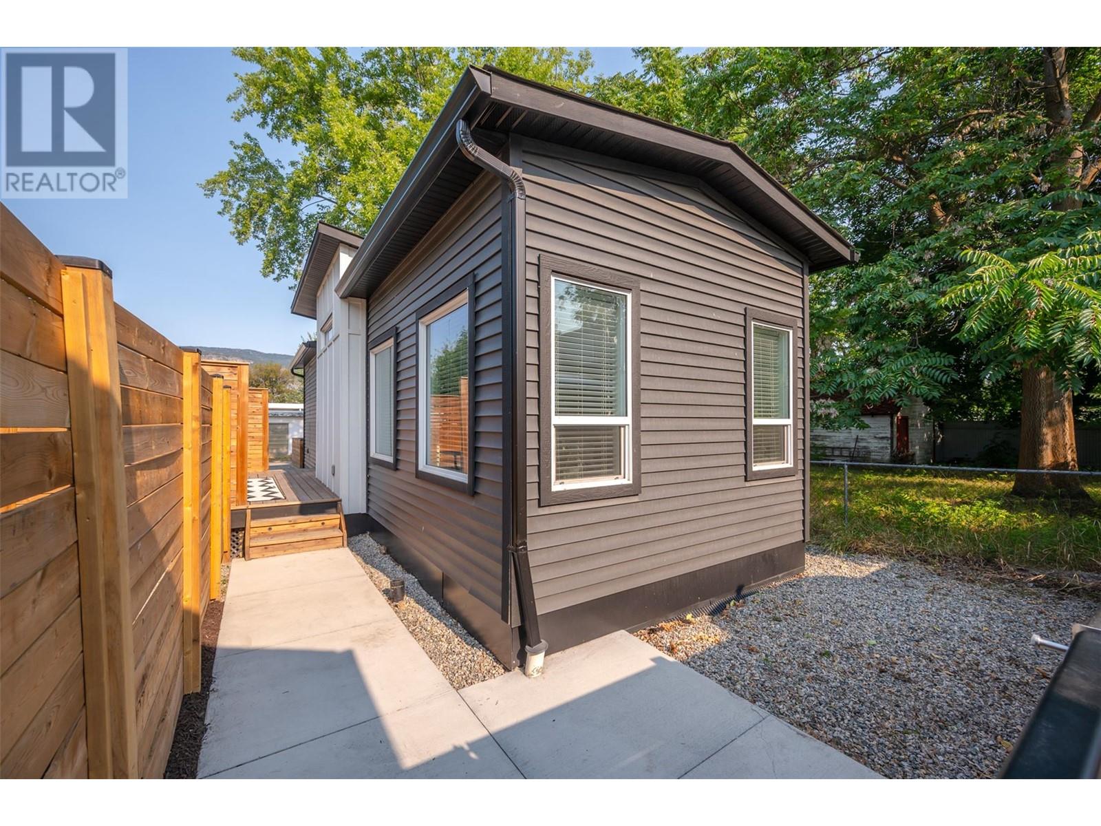 1073 Moosejaw Street, Penticton, BC V2A5T5