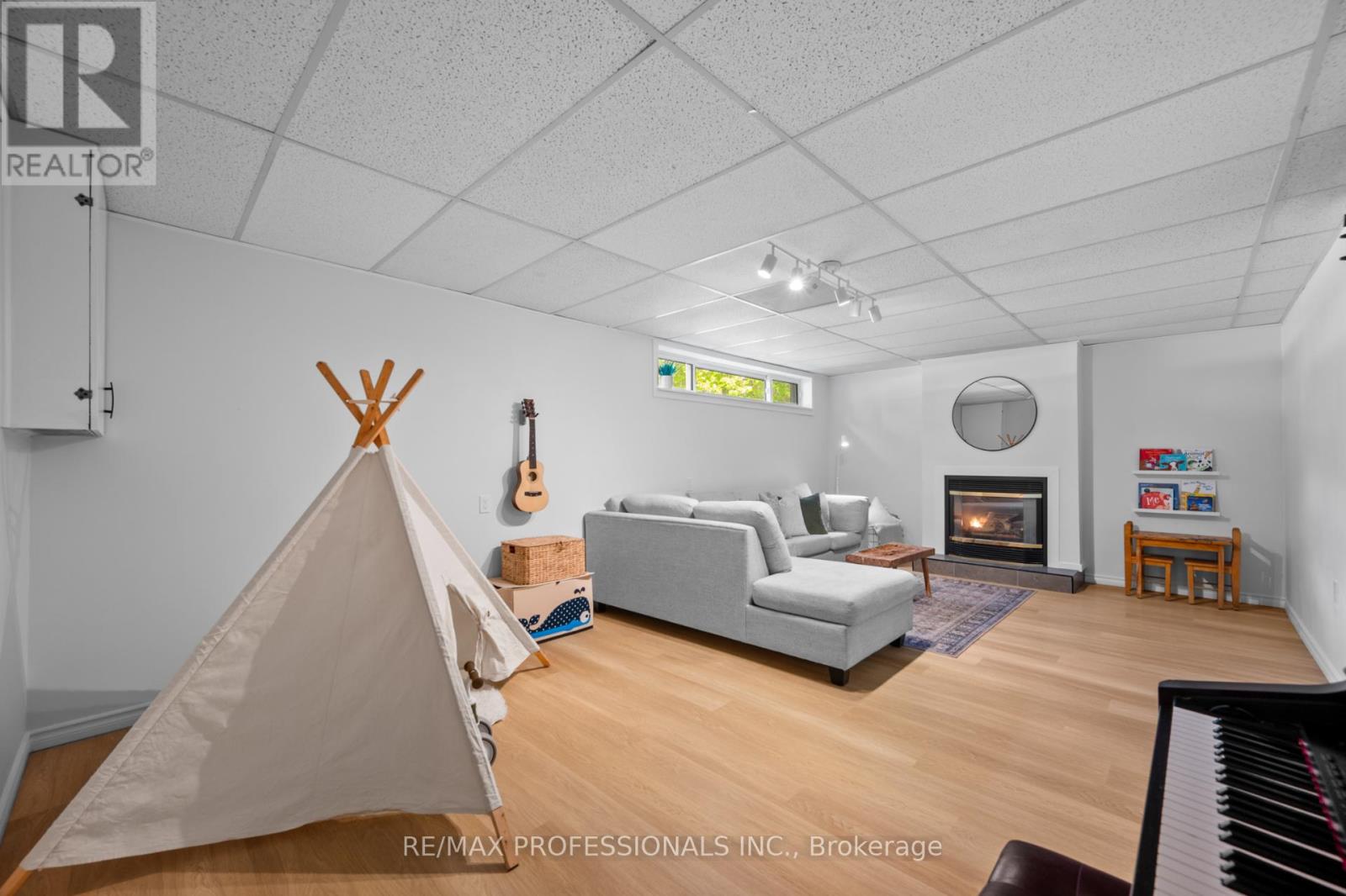 19 Wellesworth Drive, Toronto (Eringate-Centennial-West Deane), Ontario  M9C 4P5 - Photo 33 - W12180147