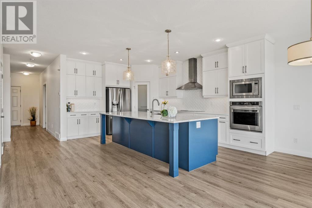 187 Crestridge Hill Sw, Calgary, Alberta  T3B 6G9 - Photo 6 - A2197080