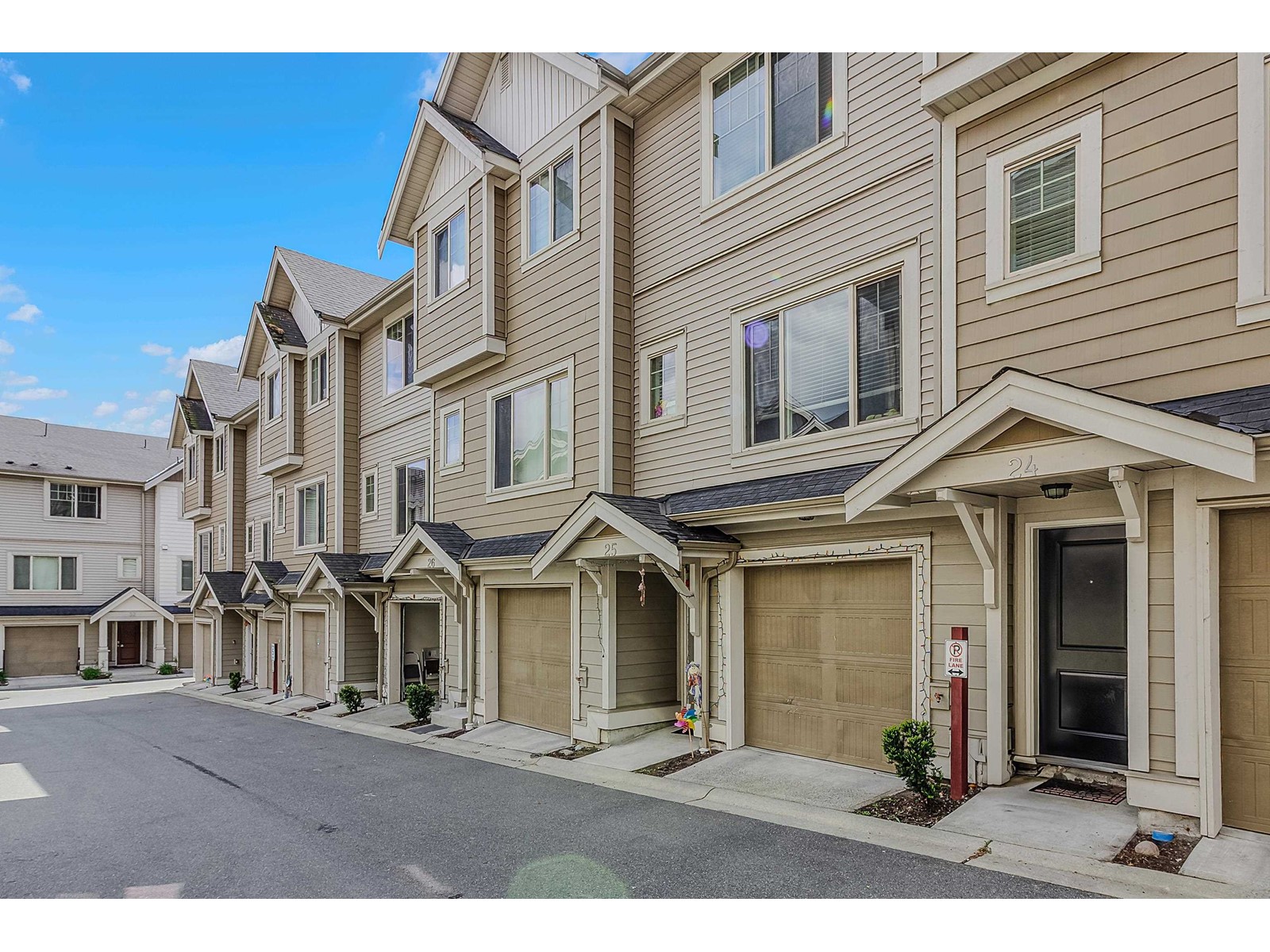 25 19097 64 Avenue, Surrey, British Columbia  V3S 6X5 - Photo 3 - R2998822