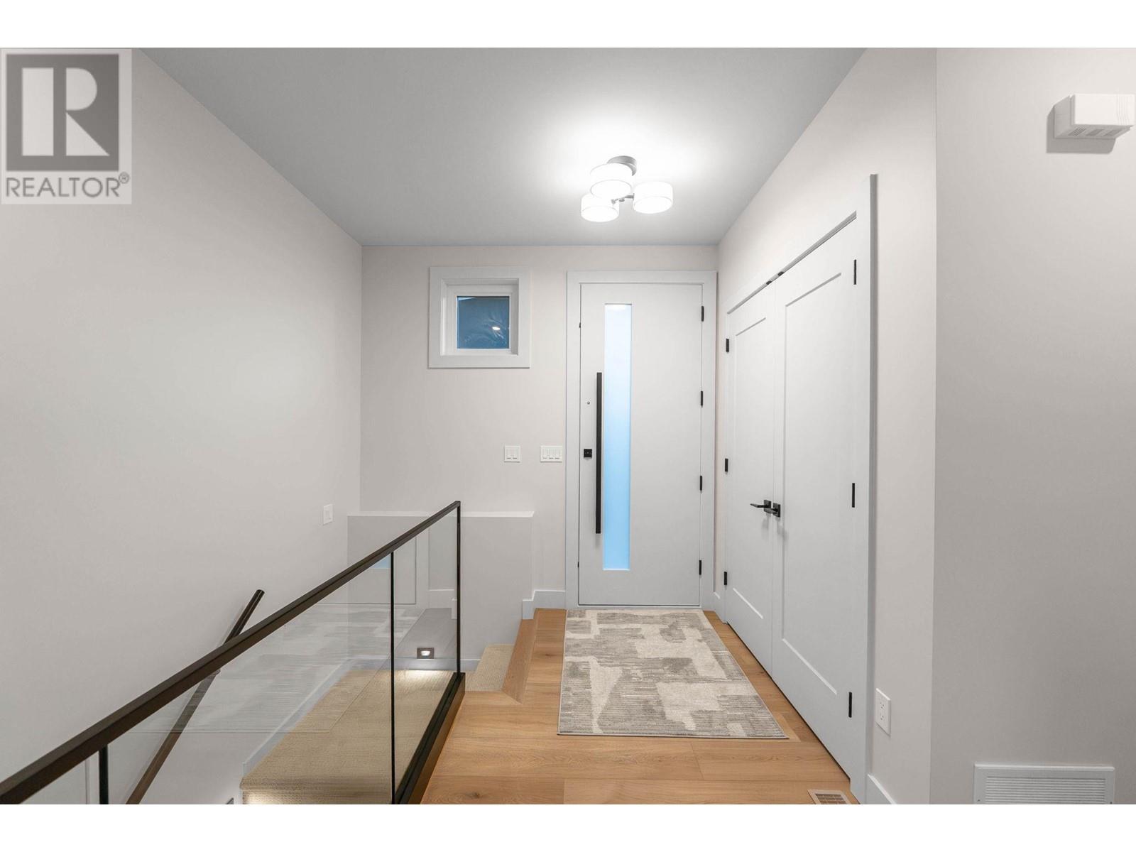 Property at 1671 Harbour View Crescent image 4