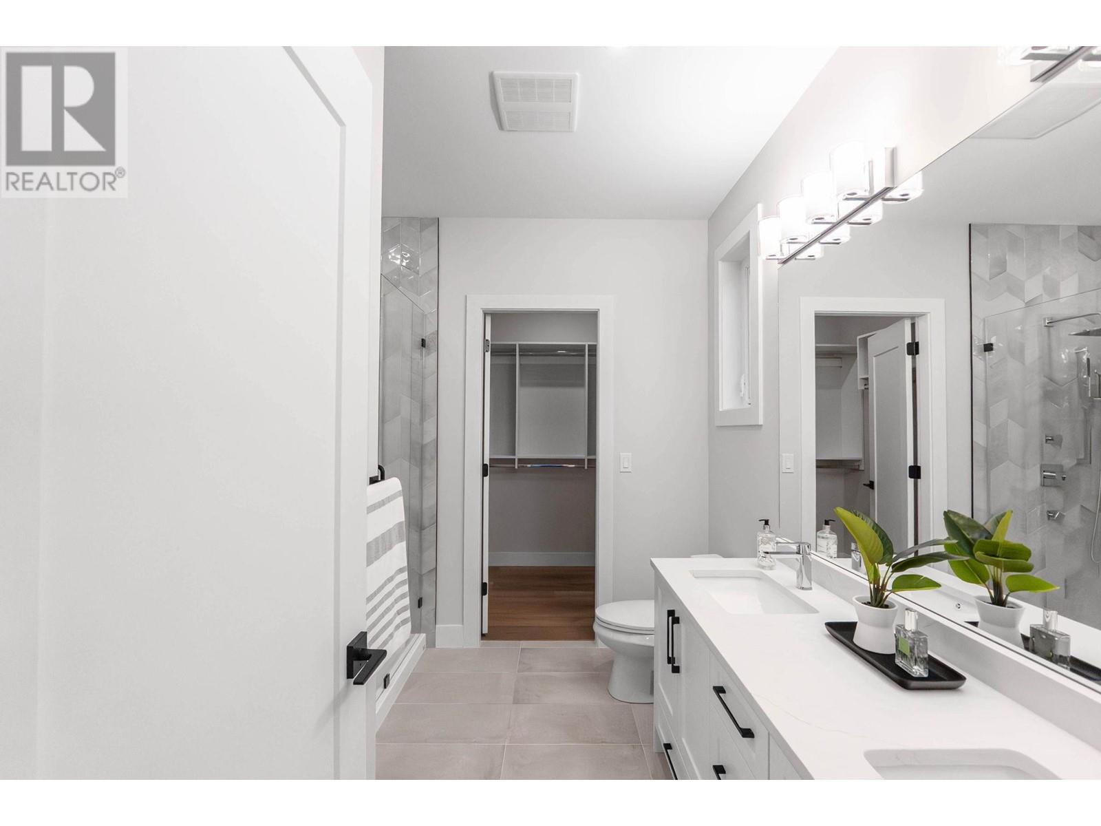 1671 Harbour View Crescent, Kelowna, BC V1Z4E1