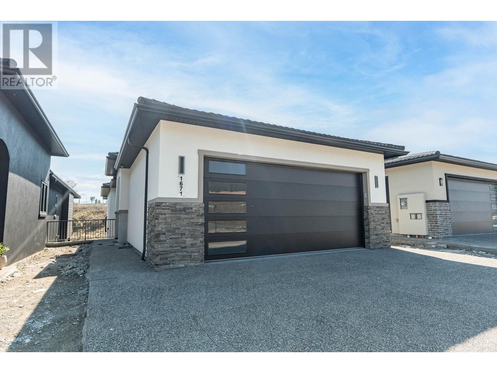 Property at 1671 Harbour View Crescent image 2