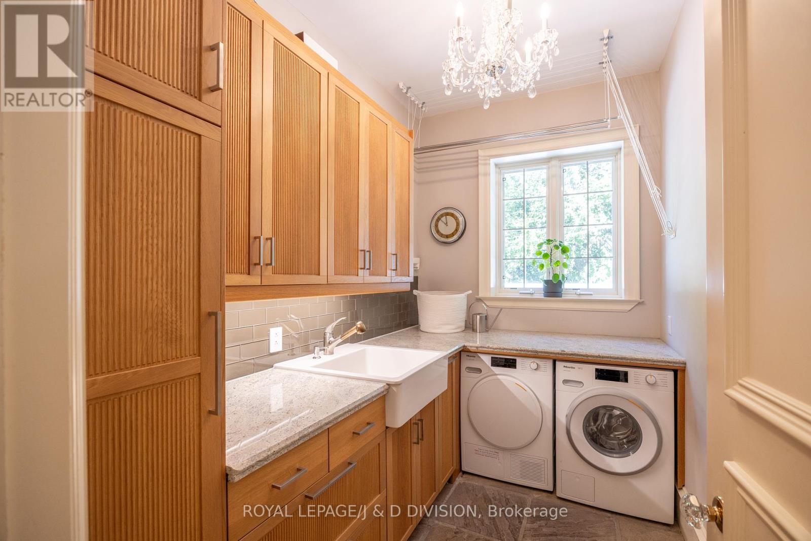12 Forest Glen Crescent, Toronto, Ontario  M4N 2E8 - Photo 24 - C12176515