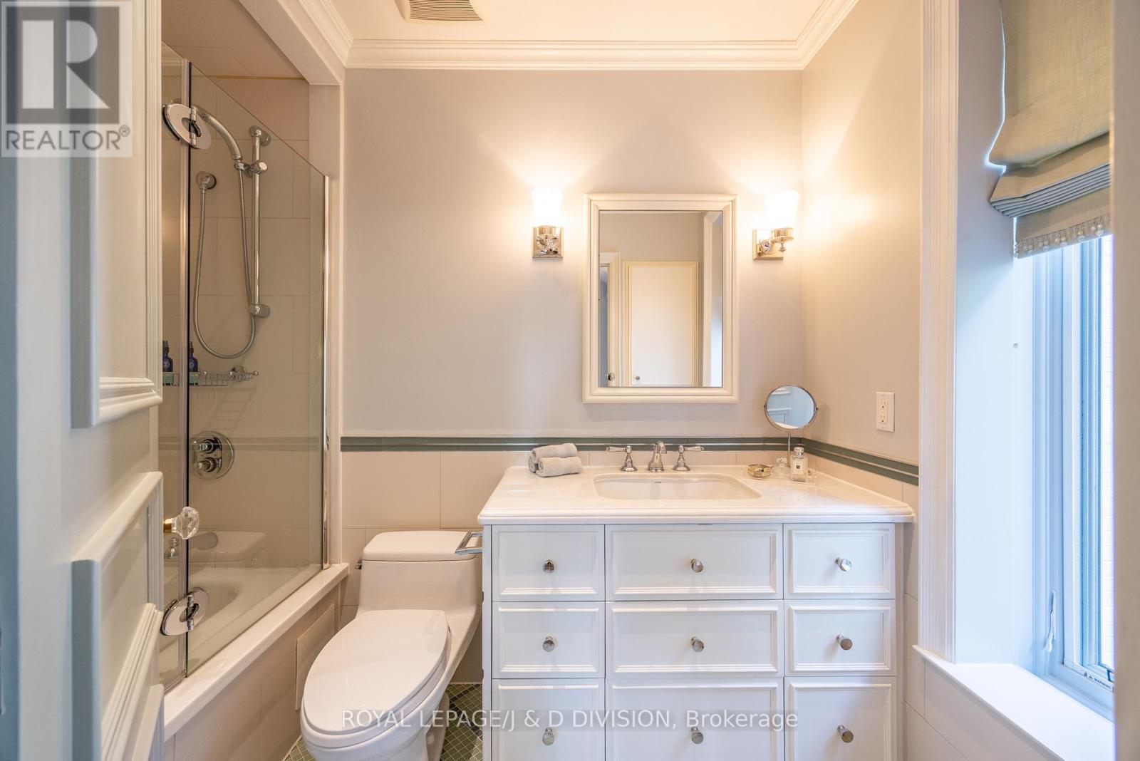 12 Forest Glen Crescent, Toronto, Ontario  M4N 2E8 - Photo 31 - C12176515