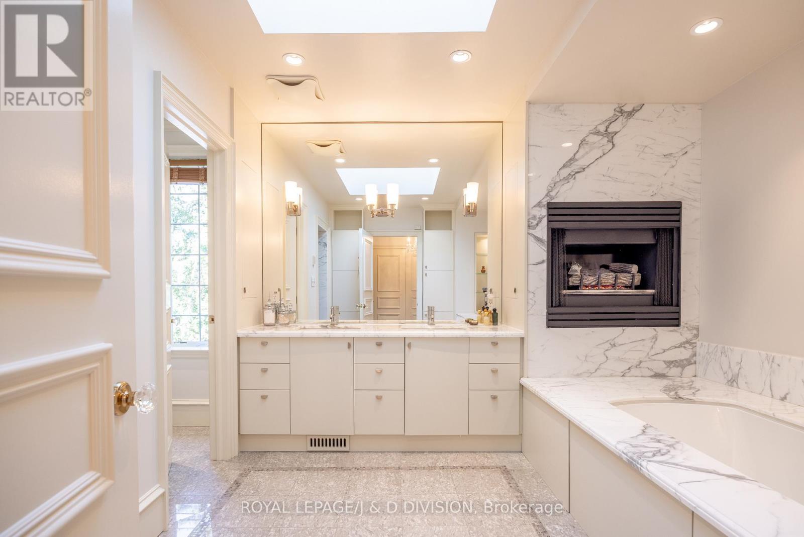 12 Forest Glen Crescent, Toronto, Ontario  M4N 2E8 - Photo 28 - C12176515