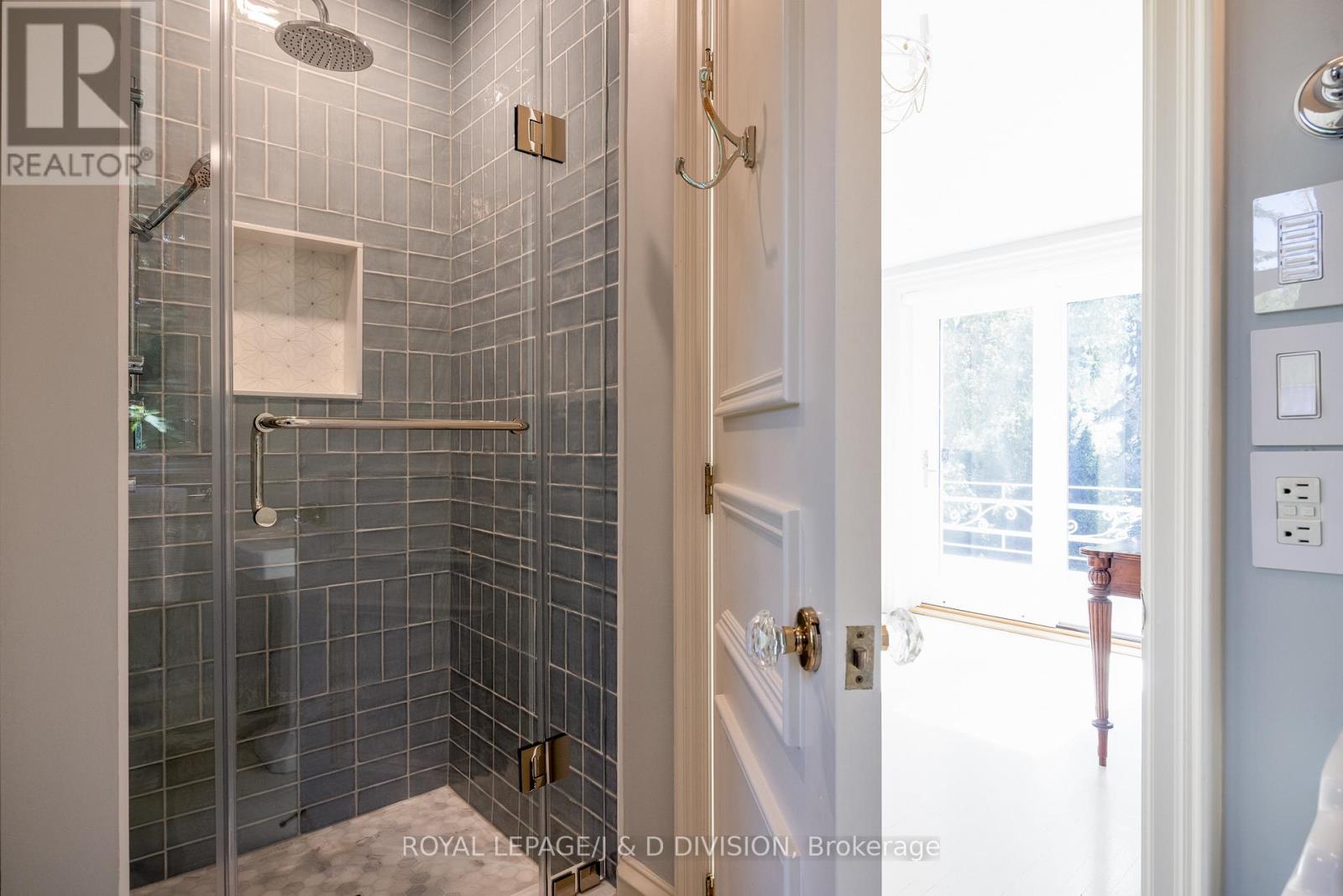 12 Forest Glen Crescent, Toronto, Ontario  M4N 2E8 - Photo 38 - C12176515