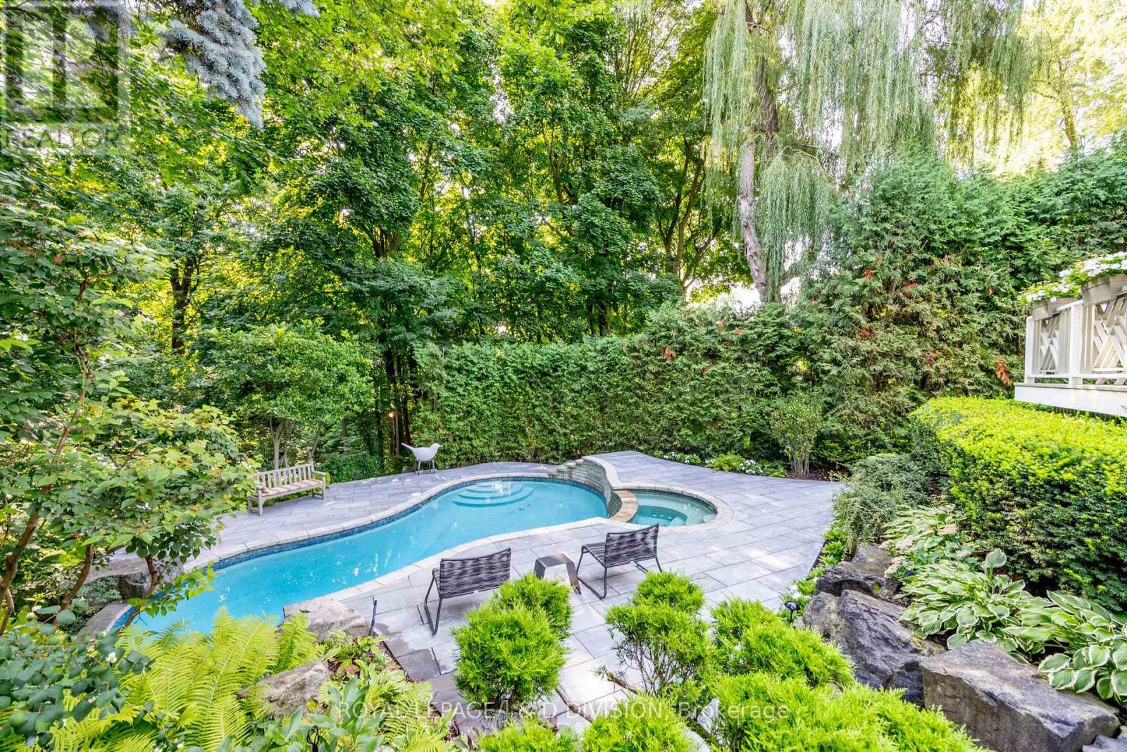 12 Forest Glen Crescent, Toronto, Ontario  M4N 2E8 - Photo 45 - C12176515