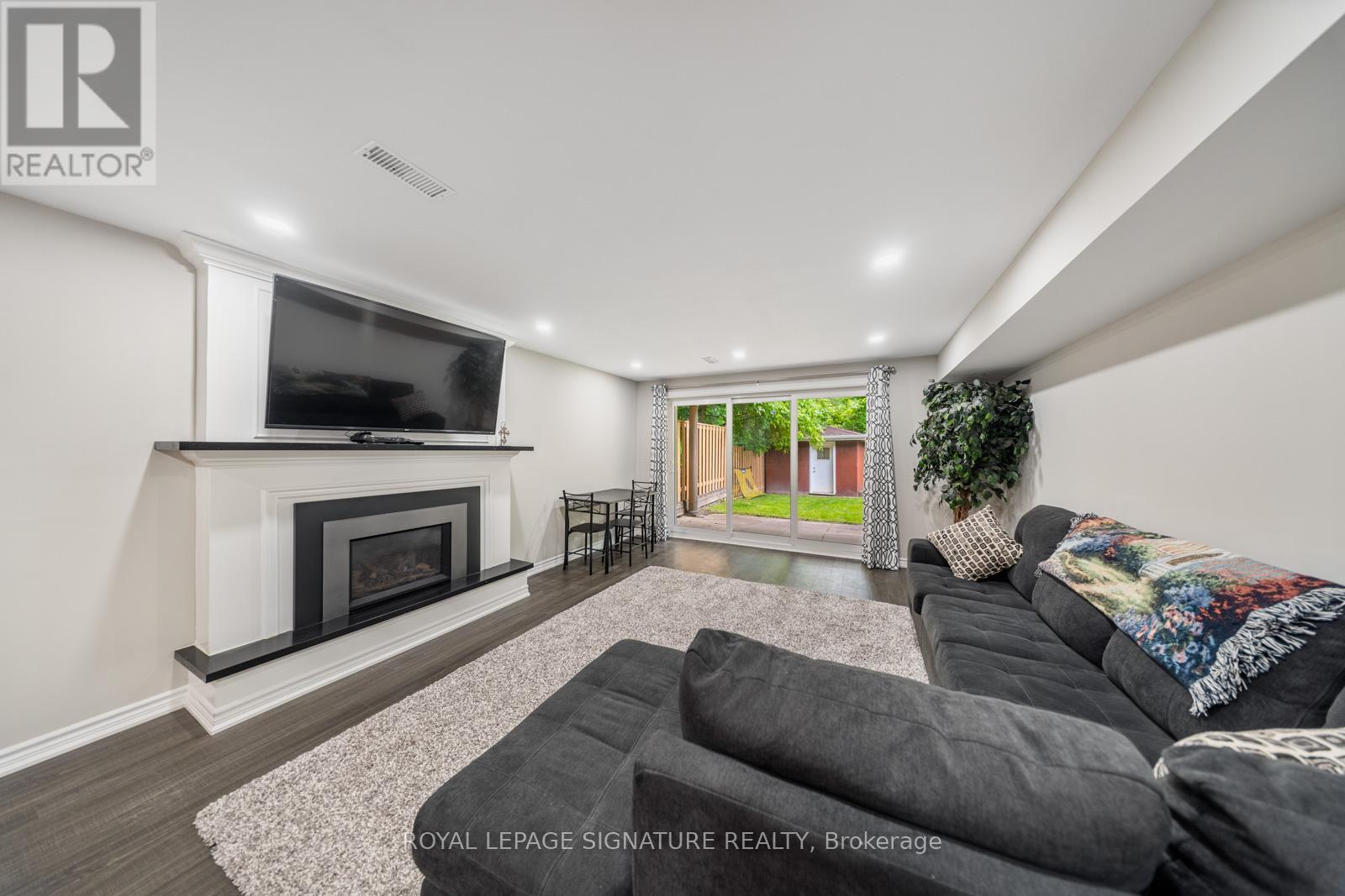 63 Collingdale Road, Toronto (Mount Olive-Silverstone-Jamestown), Ontario  M9V 3R2 - Photo 37 - W12178494