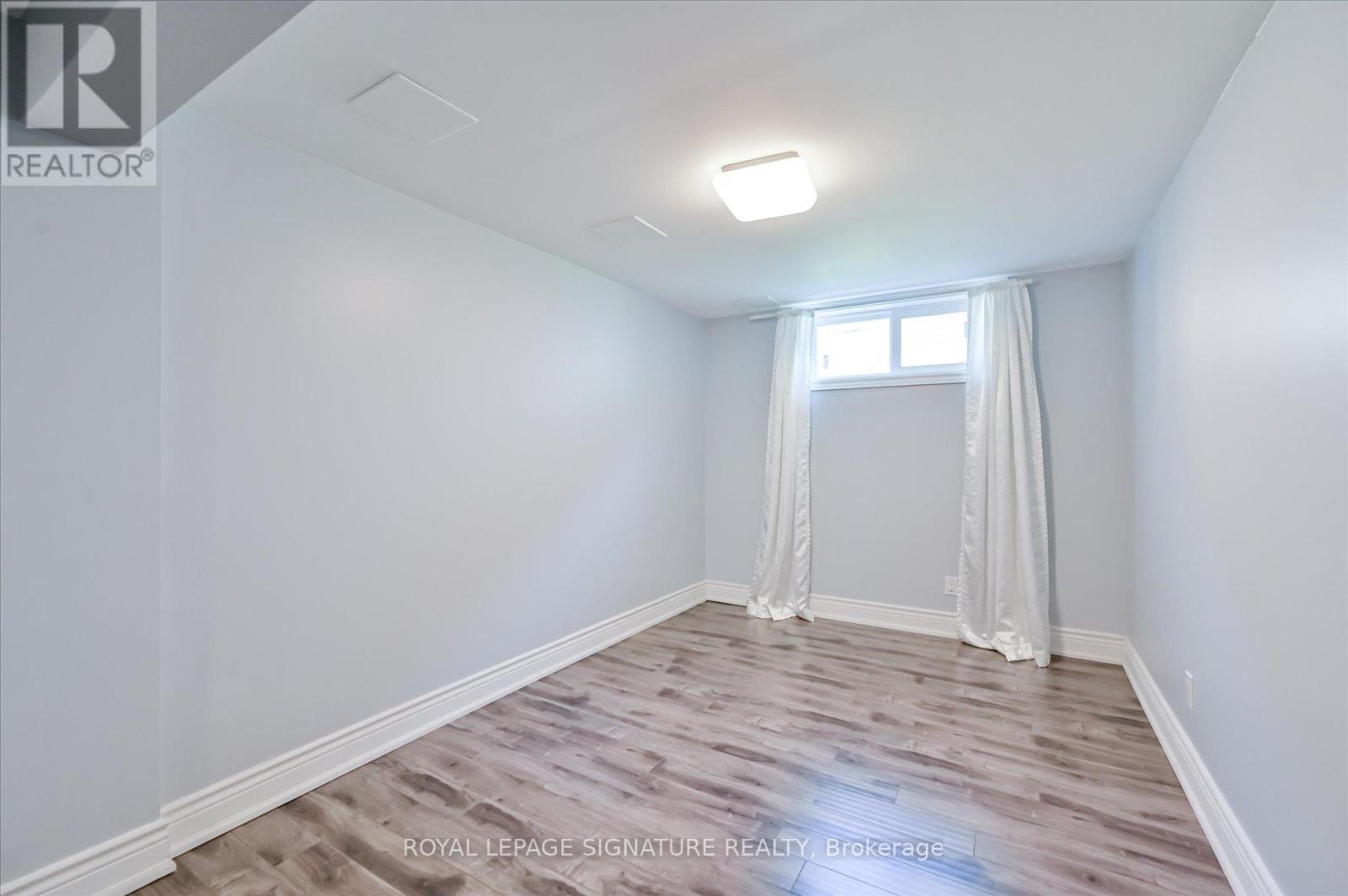 1411 Lewisham Drive, Mississauga, Ontario  L5J 3R2 - Photo 32 - W12179699