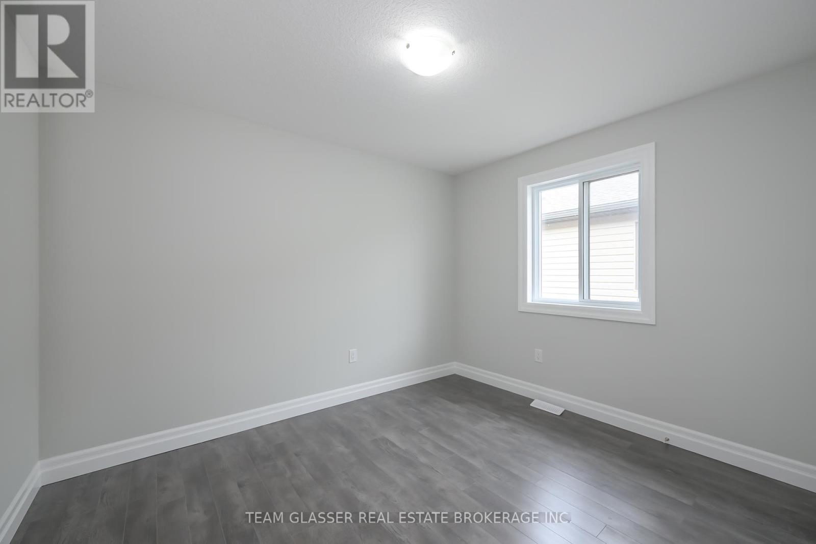 1604 Chickadee Trail, London South (South U), Ontario  N6N 1K2 - Photo 14 - X12170566