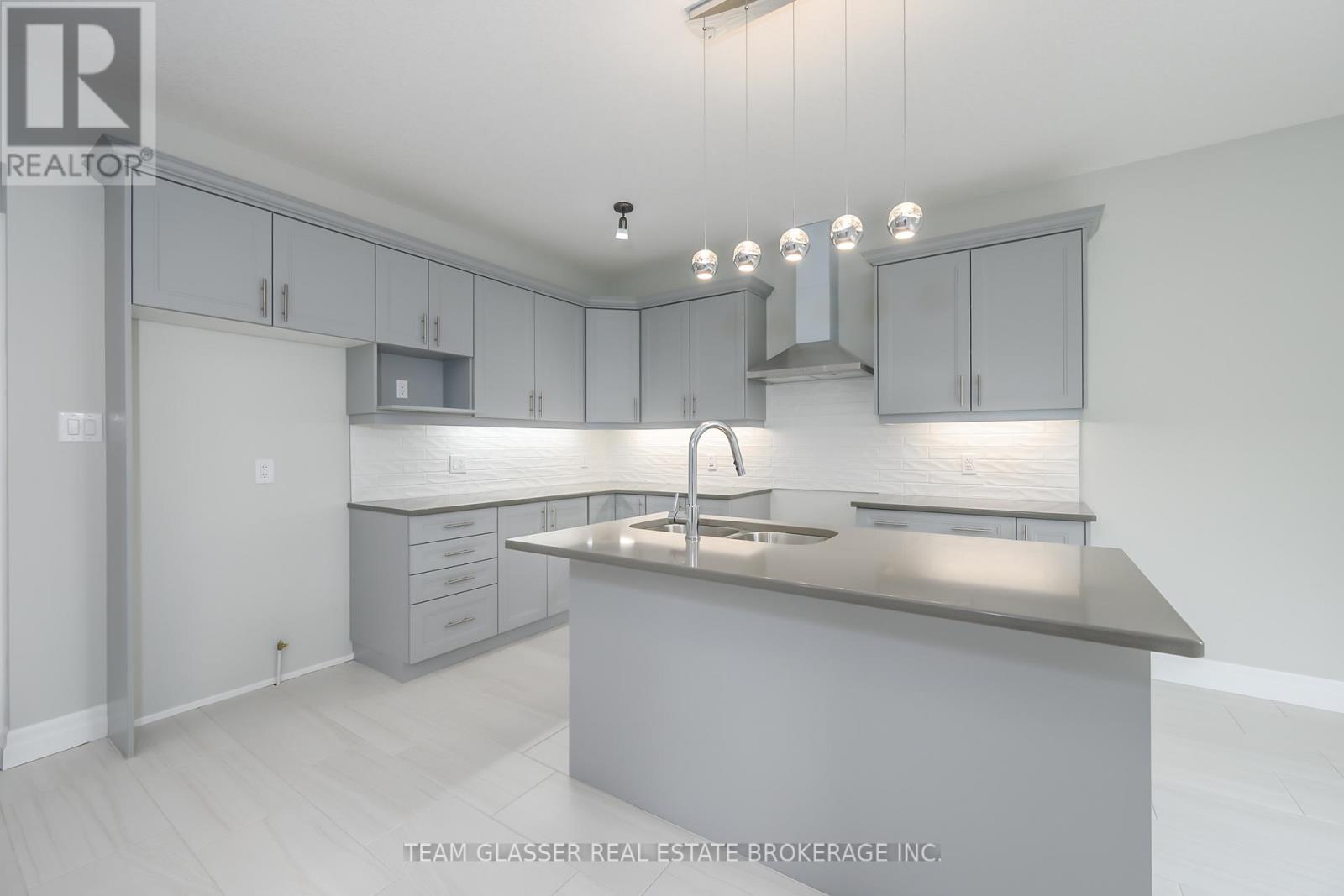 1604 Chickadee Trail, London South (South U), Ontario  N6N 1K2 - Photo 3 - X12170566