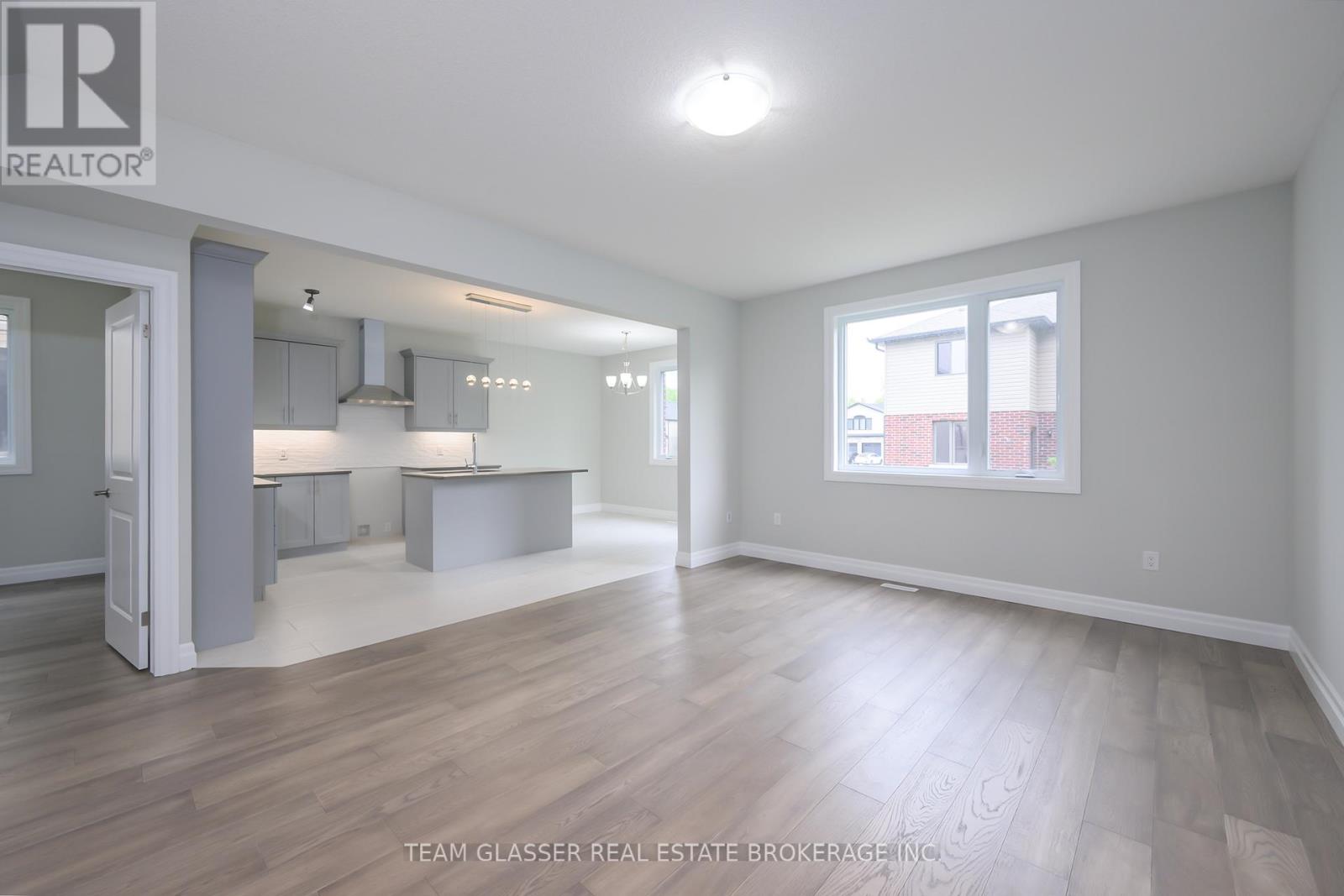 1604 Chickadee Trail, London South (South U), Ontario  N6N 1K2 - Photo 5 - X12170566