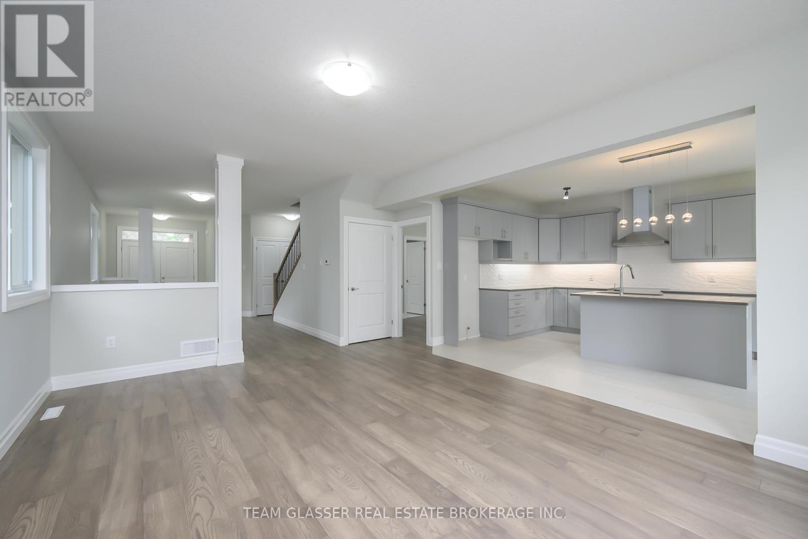 1604 Chickadee Trail, London South (South U), Ontario  N6N 1K2 - Photo 7 - X12170566