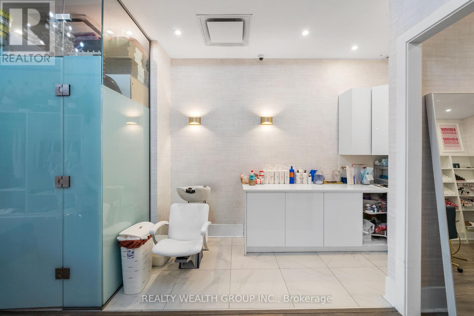 3 - 1310 Don Mills Road, Toronto, Ontario  M3B 2Z4 - Photo 8 - C12180166