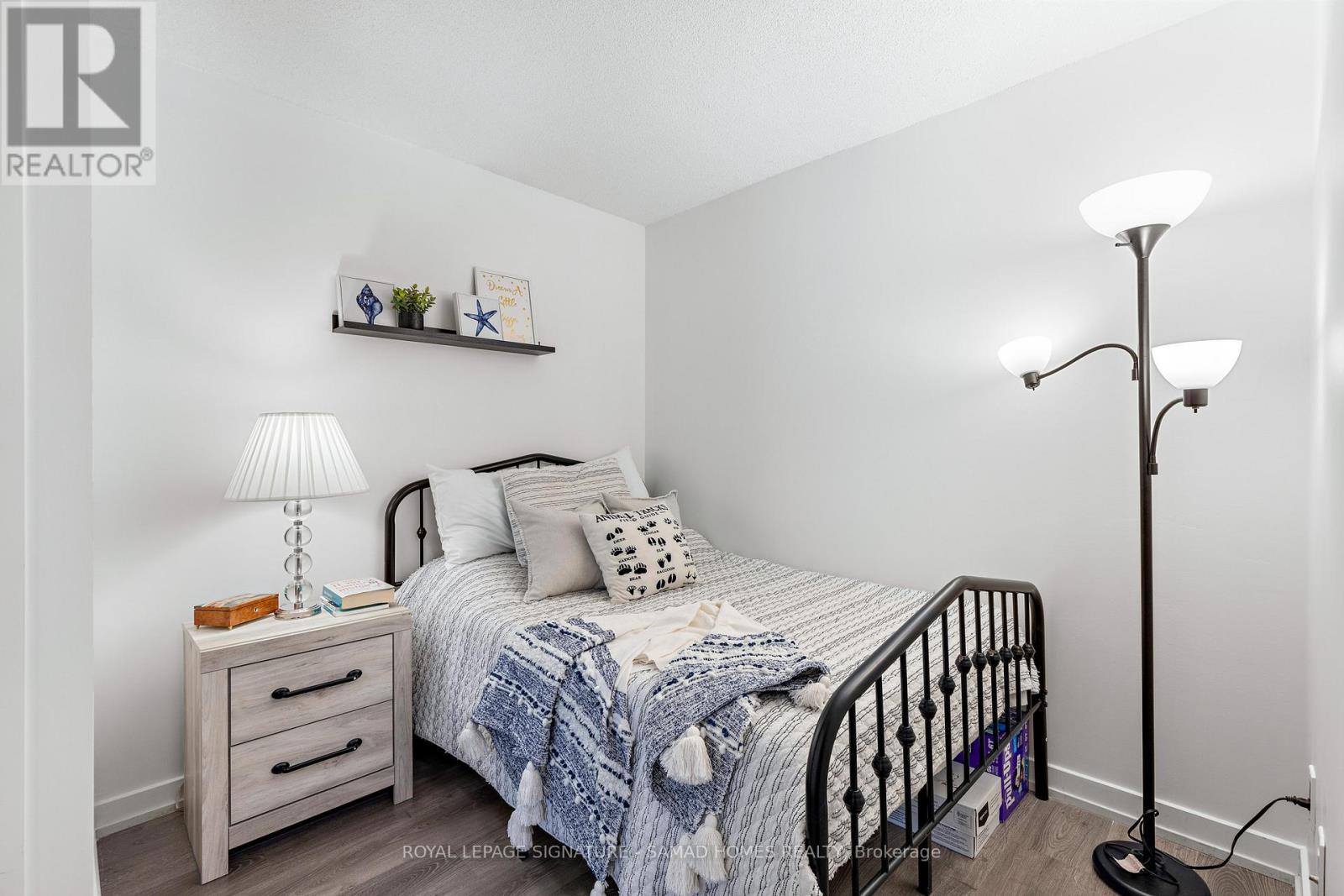 952 - 10 Capreol Court, Toronto, Ontario  M5V 4B3 - Photo 14 - C12142102