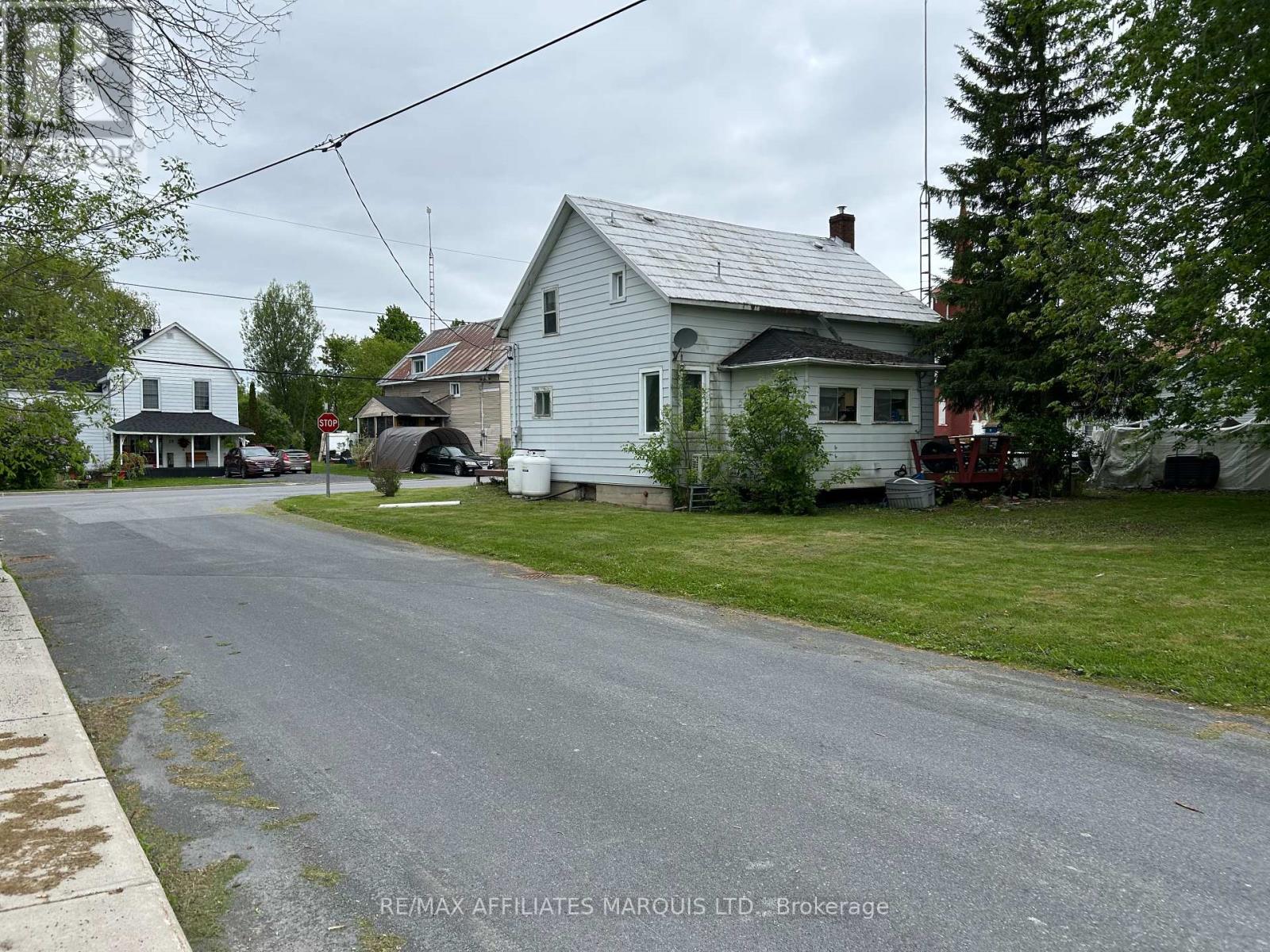 37 Main Street, South Stormont, Ontario  K0C 1Y0 - Photo 3 - X12161314