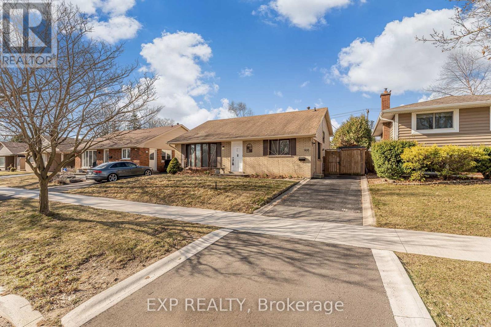 Property at 608 THORNWOOD AVENUE image 2