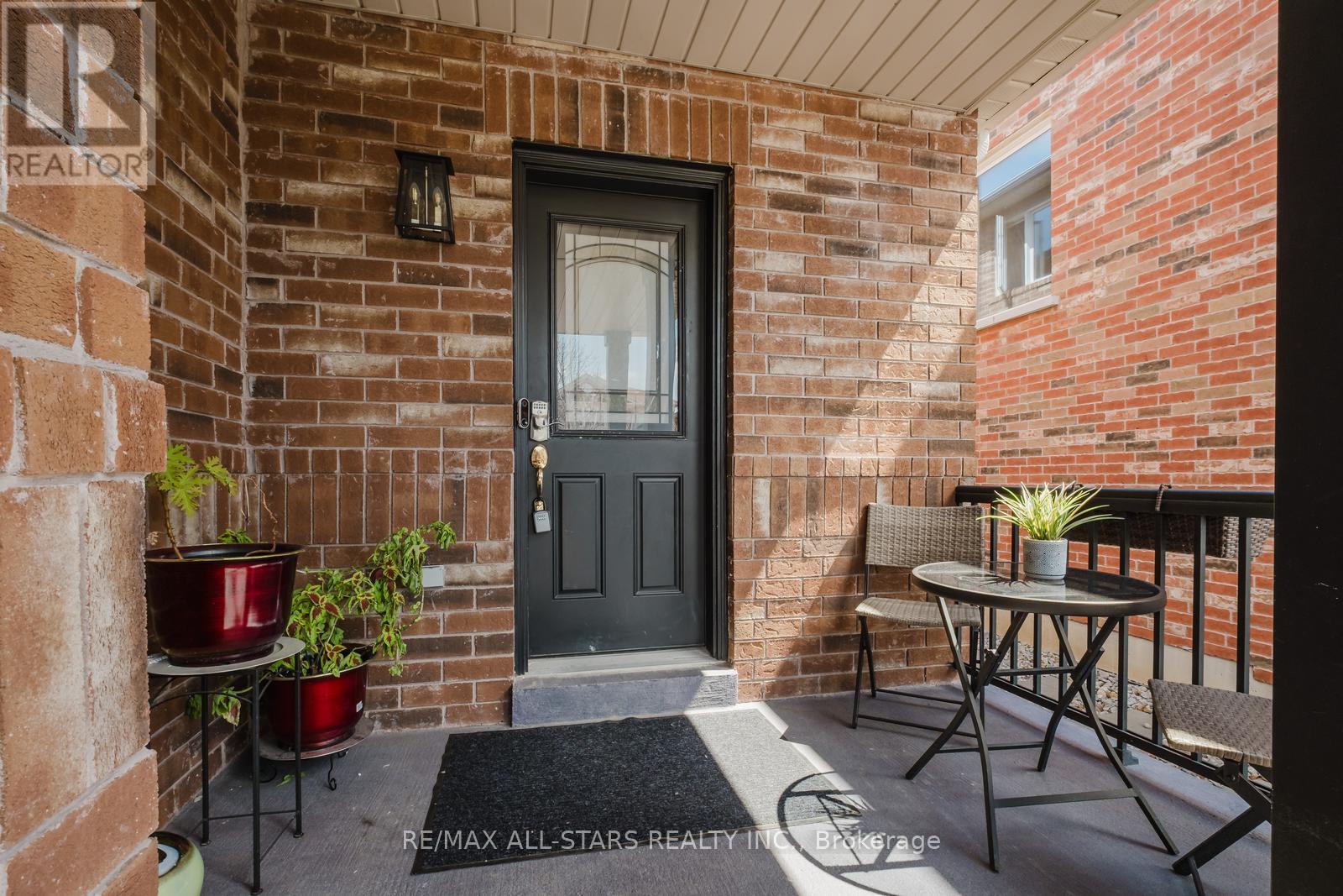 19 Coronet Street, Whitchurch-Stouffville, Ontario  L4A 0X8 - Photo 7 - N12099344