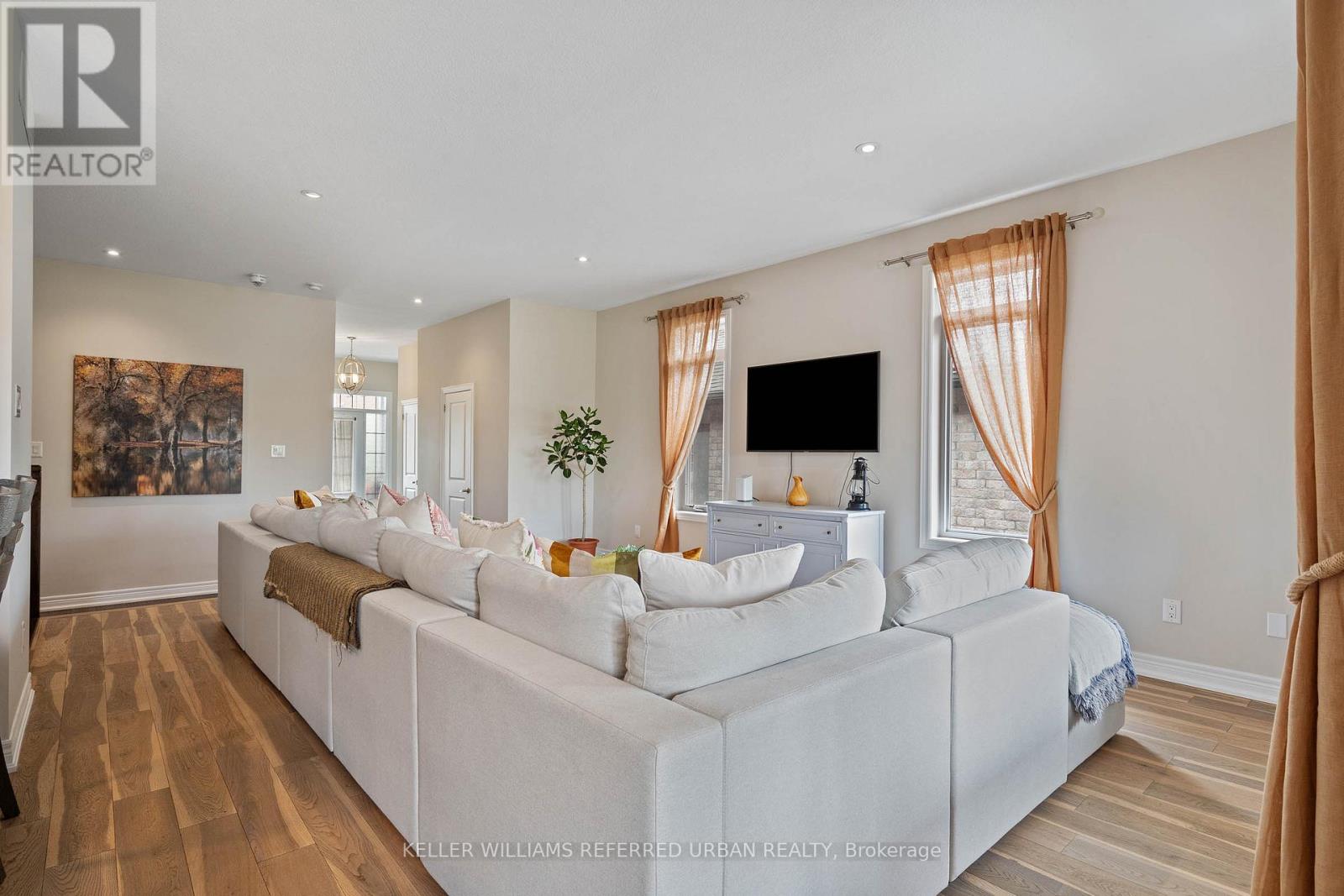 21 Balmoral Street, Brant, Ontario  N3L 1P2 - Photo 10 - X12180156