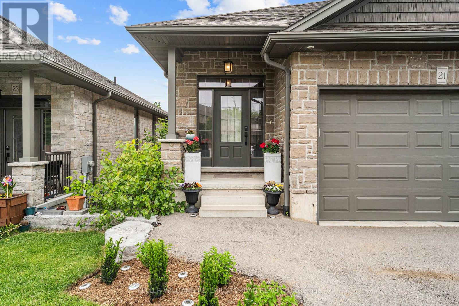 21 Balmoral Street, Brant, Ontario  N3L 1P2 - Photo 2 - X12180156