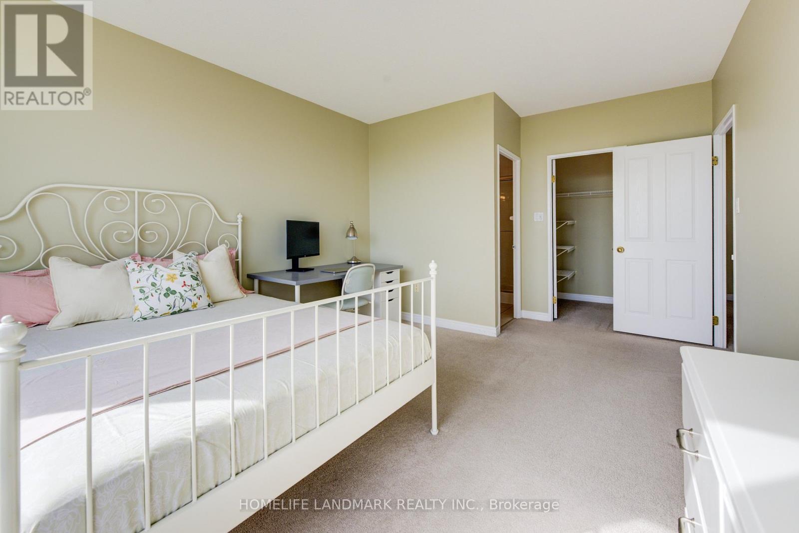 608 - 255 Keats Way, Waterloo, Ontario  N2L 6N6 - Photo 15 - X12180187